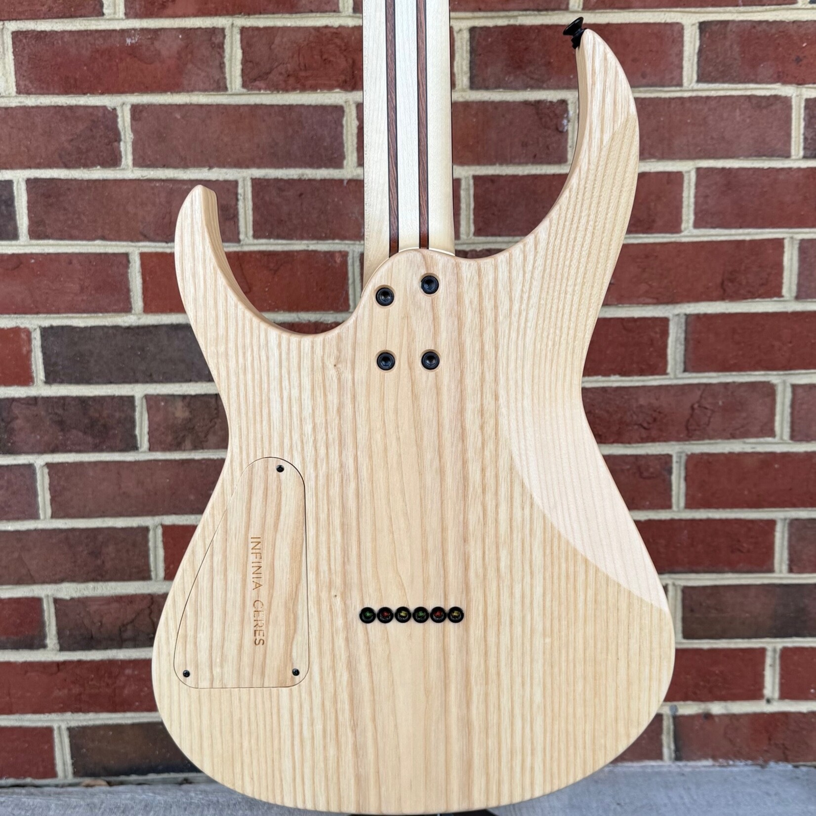 Infinia Guitars Infinia Ceres, 6 String, Figured Walnut Top, Natural Back, Deluxe Gig Bag