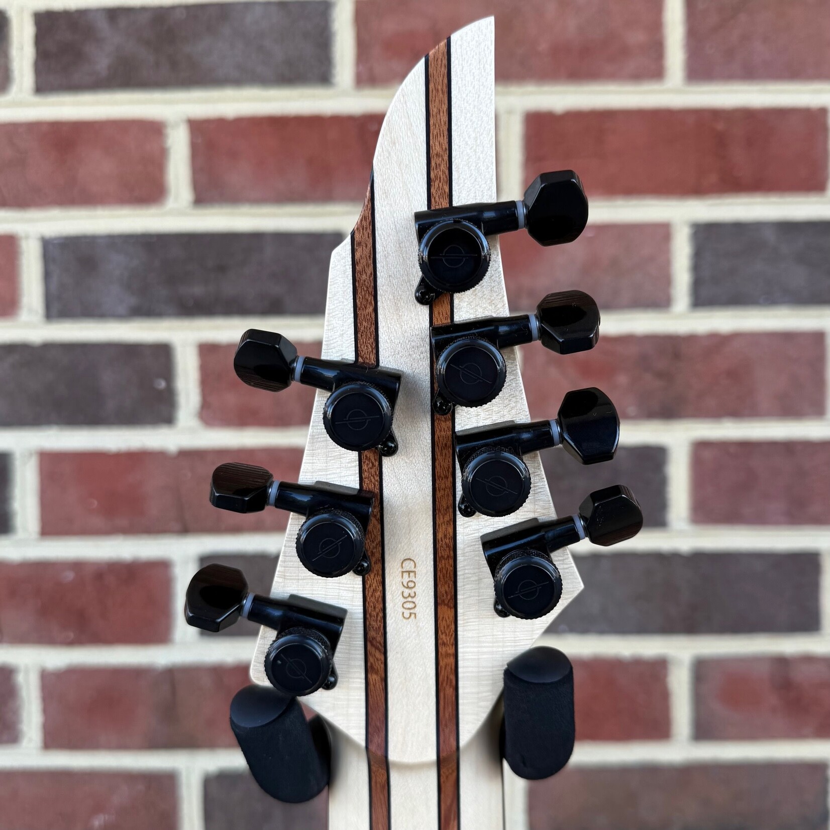 Infinia Guitars Infinia Ceres, 7 String, Scarlet Halo, Quilted Maple Top, White Back, Deluxe Gig Bag