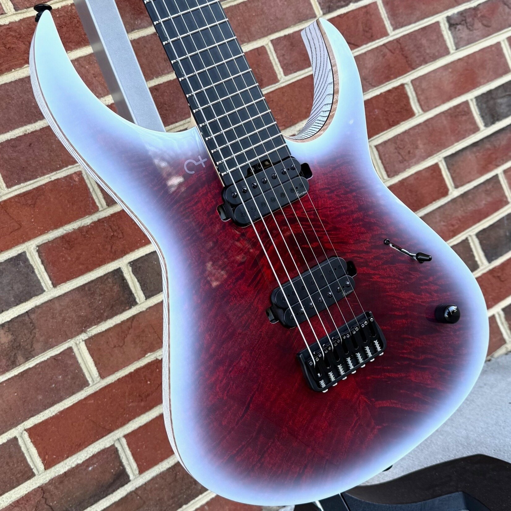 Infinia Guitars Infinia Guitars Ceres, 7-String, Scarlet Halo, Quilted Maple Top, White Back, Deluxe Gig Bag