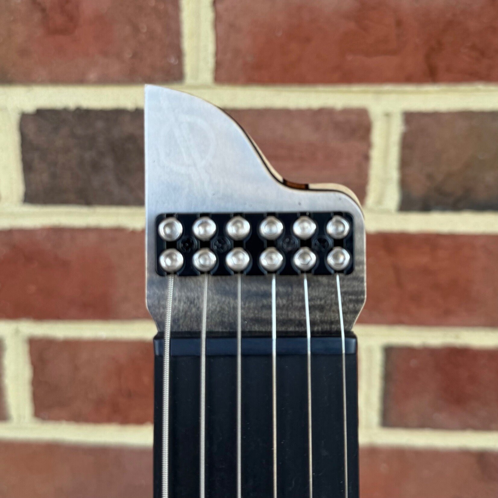 Infinia Guitars Infinia Guitars Neptune, 6-String, Lunar White, Flame Maple Top, White Back, Deluxe Gig Bag