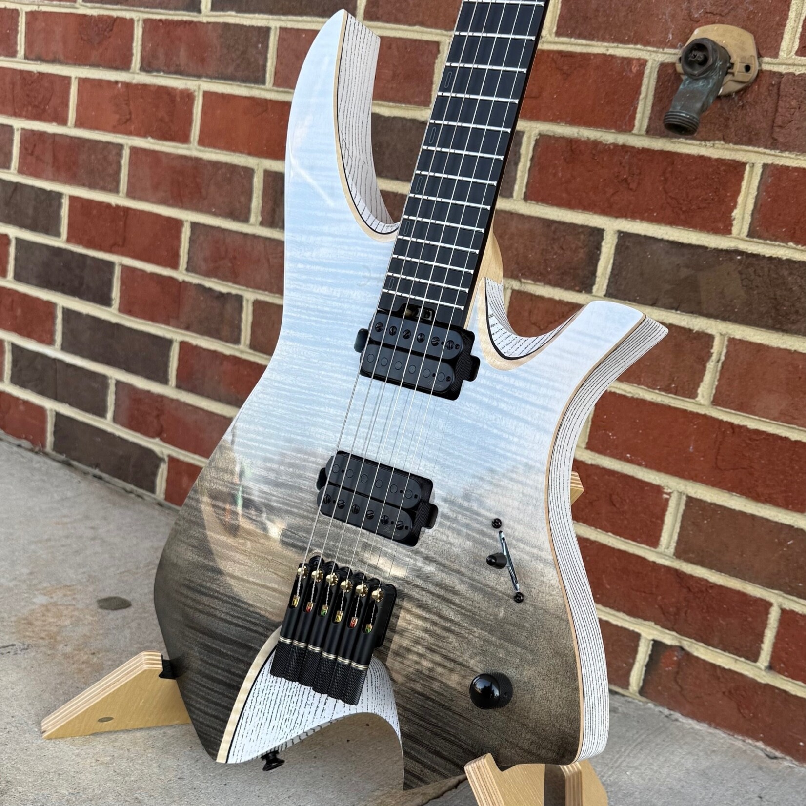 Infinia Guitars Infinia Neptune, 6 String, Lunar White, Flame Maple Top, White Back, Deluxe Gig Bag