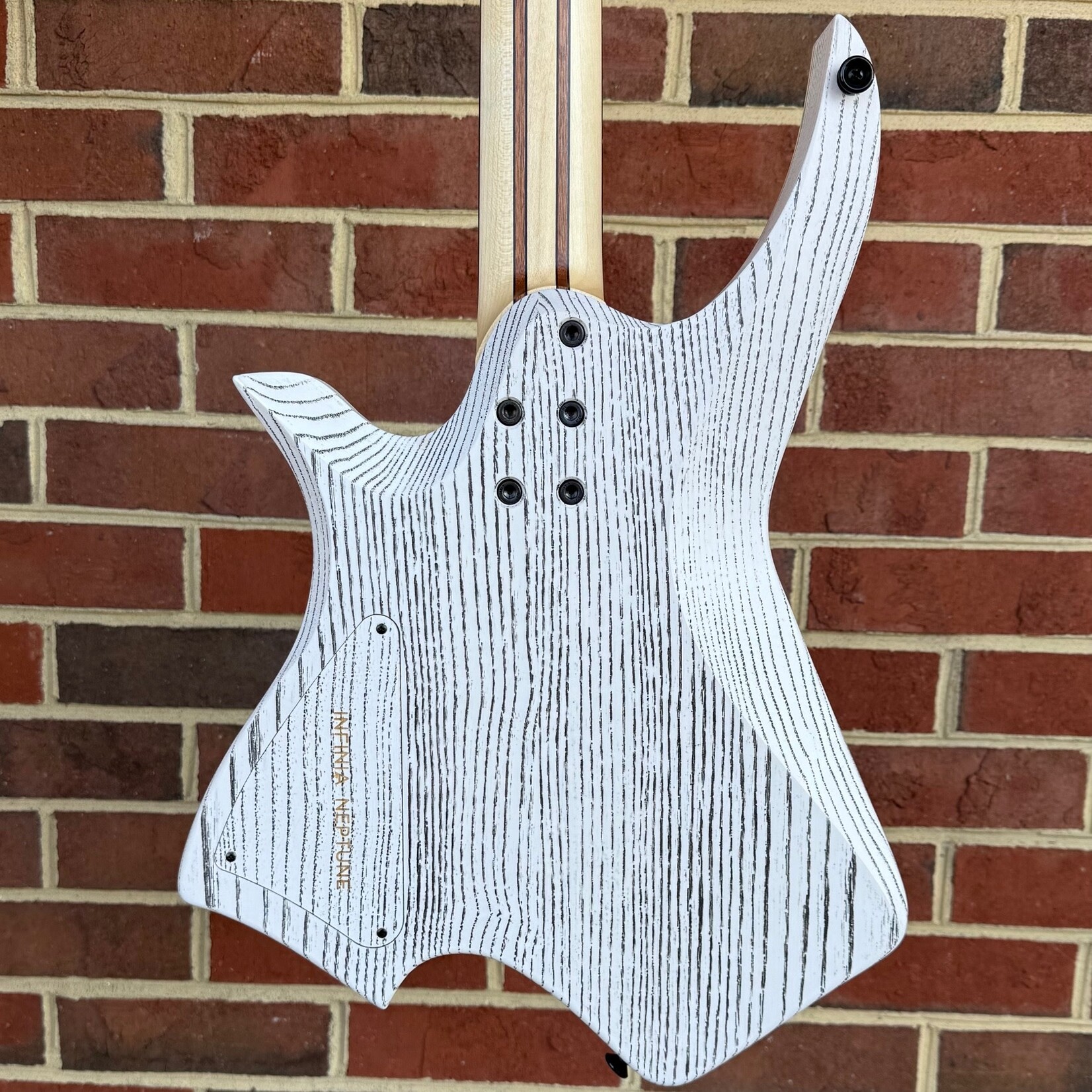 Infinia Guitars Infinia Guitars Neptune, 6-String, Lunar White, Flame Maple Top, White Back, Deluxe Gig Bag