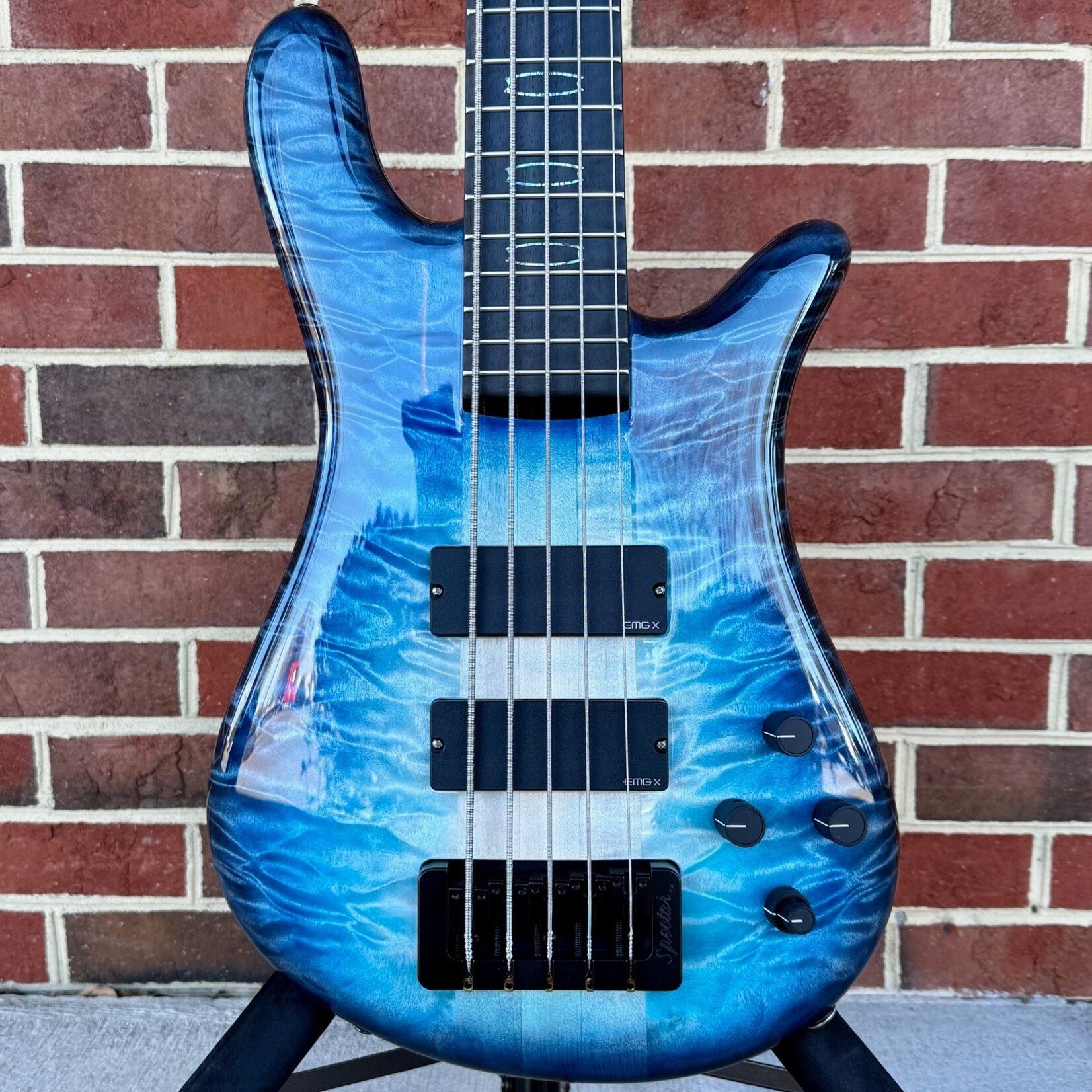 Spector Spector USA NS-5XL, Glacier Burst, Master Grade Quilted Maple Top, Maple Back, 3pc Maple Neck, Flamed Ebony Fretboard, Abalone Ghost Crown Inlays, EMG 40DCX Pickups, HAZ 18v Preamp, TSA Case