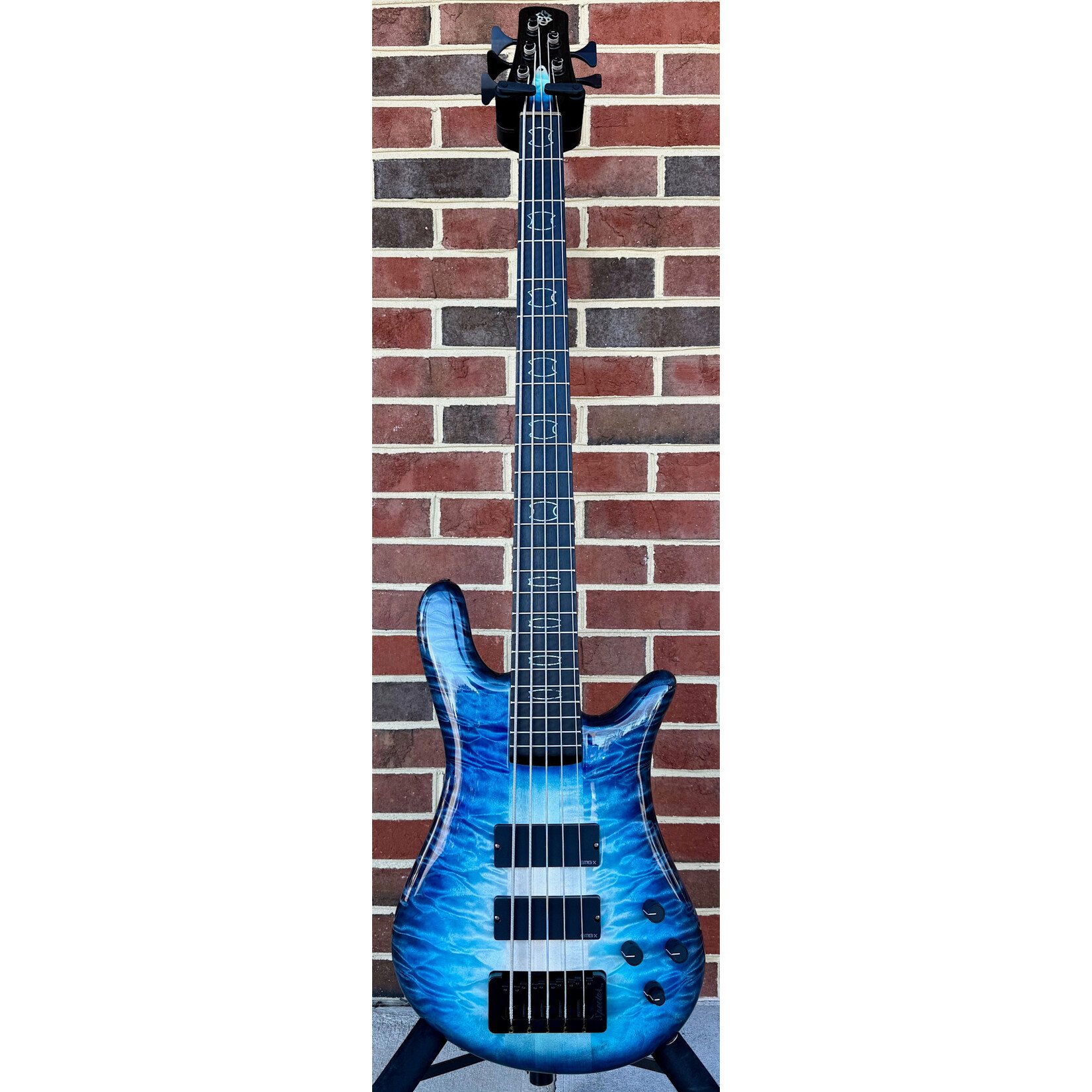 Spector Spector USA NS-5XL, Glacier Burst, Master Grade Quilted Maple Top, Maple Back, 3pc Maple Neck, Flamed Ebony Fretboard, Abalone Ghost Crown Inlays, EMG 40DCX Pickups, HAZ 18v Preamp, TSA Case