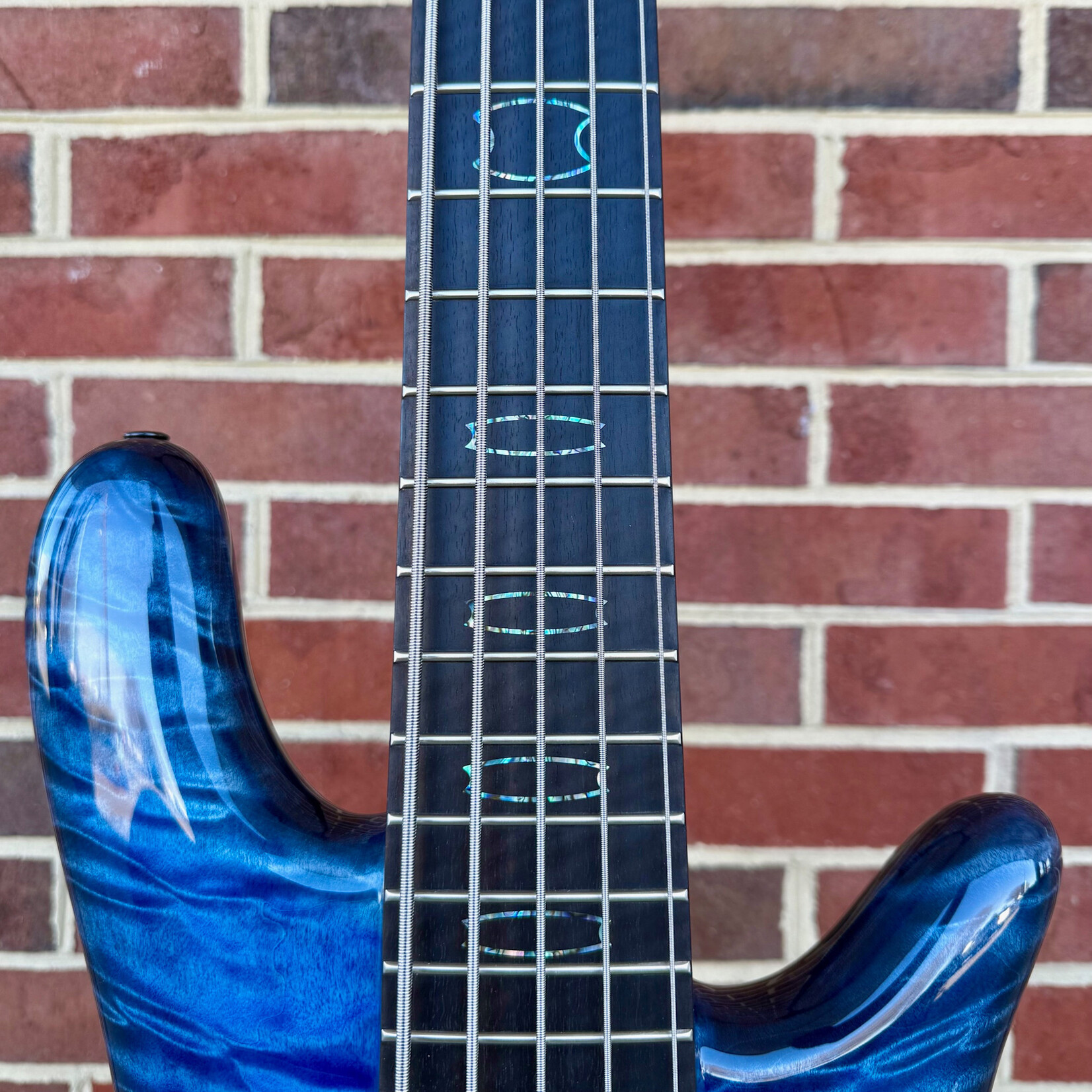 Spector Spector USA NS-5XL, Glacier Burst, Master Grade Quilted Maple Top, Maple Back, 3pc Maple Neck, Flamed Ebony Fretboard, Abalone Ghost Crown Inlays, EMG 40DCX Pickups, HAZ 18v Preamp, TSA Case