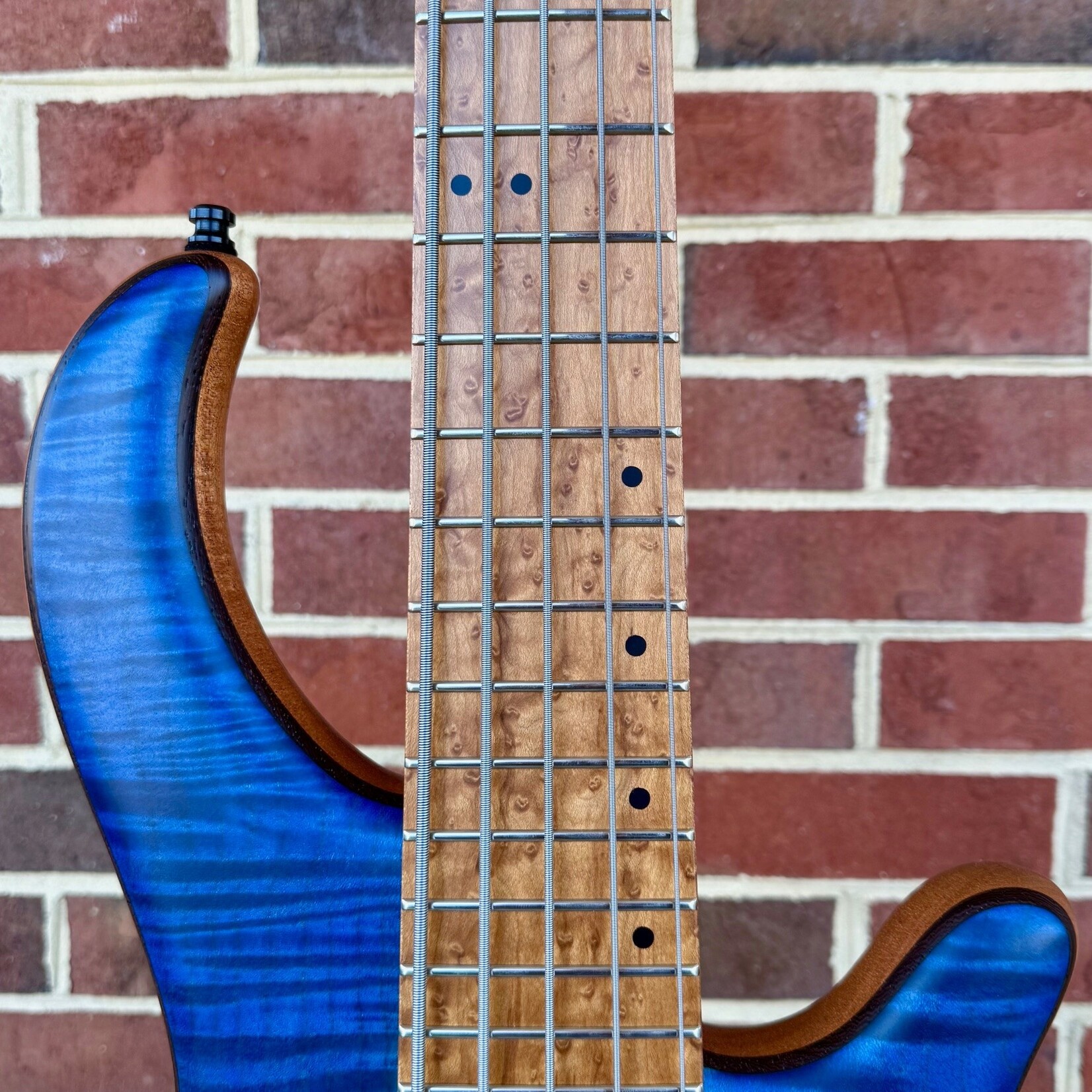 Mayones Mayones Patriot 5, NAMM 2026 9/50, 4A Flamed Maple Top, Mahogany Body, 3pc Maple/Wenge Neck-Thru, 4A Birdseye Maple TEW Fretboard, Velvetrone Noble Double Pickups, Musashi Preamp, Mayones Hybrid Double Deck Case