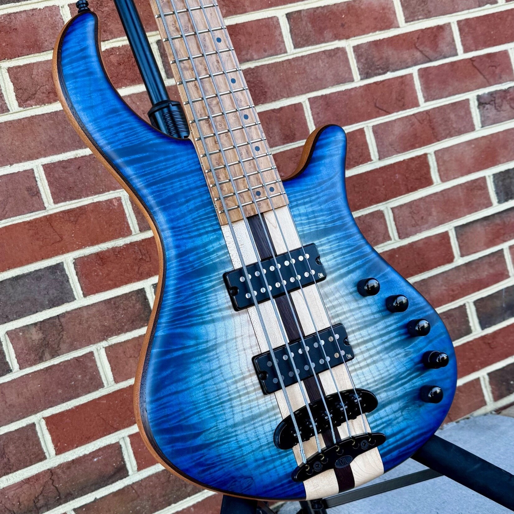 Mayones Mayones Patriot 5, NAMM 2026 9/50, 4A Flamed Maple Top, Mahogany Body, 3pc Maple/Wenge Neck-Thru, 4A Birdseye Maple TEW Fretboard, Velvetrone Noble Double Pickups, Musashi Preamp, Mayones Hybrid Double Deck Case