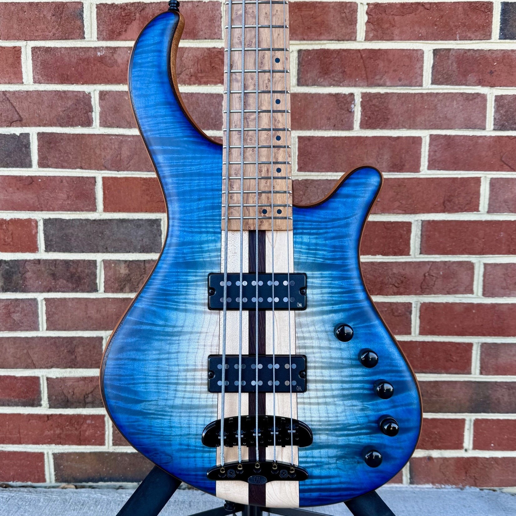Mayones Mayones Patriot 5, NAMM 2026 9/50, 4A Flamed Maple Top, Mahogany Body, 3pc Maple/Wenge Neck-Thru, 4A Birdseye Maple TEW Fretboard, Velvetrone Noble Double Pickups, Musashi Preamp, Mayones Hybrid Double Deck Case