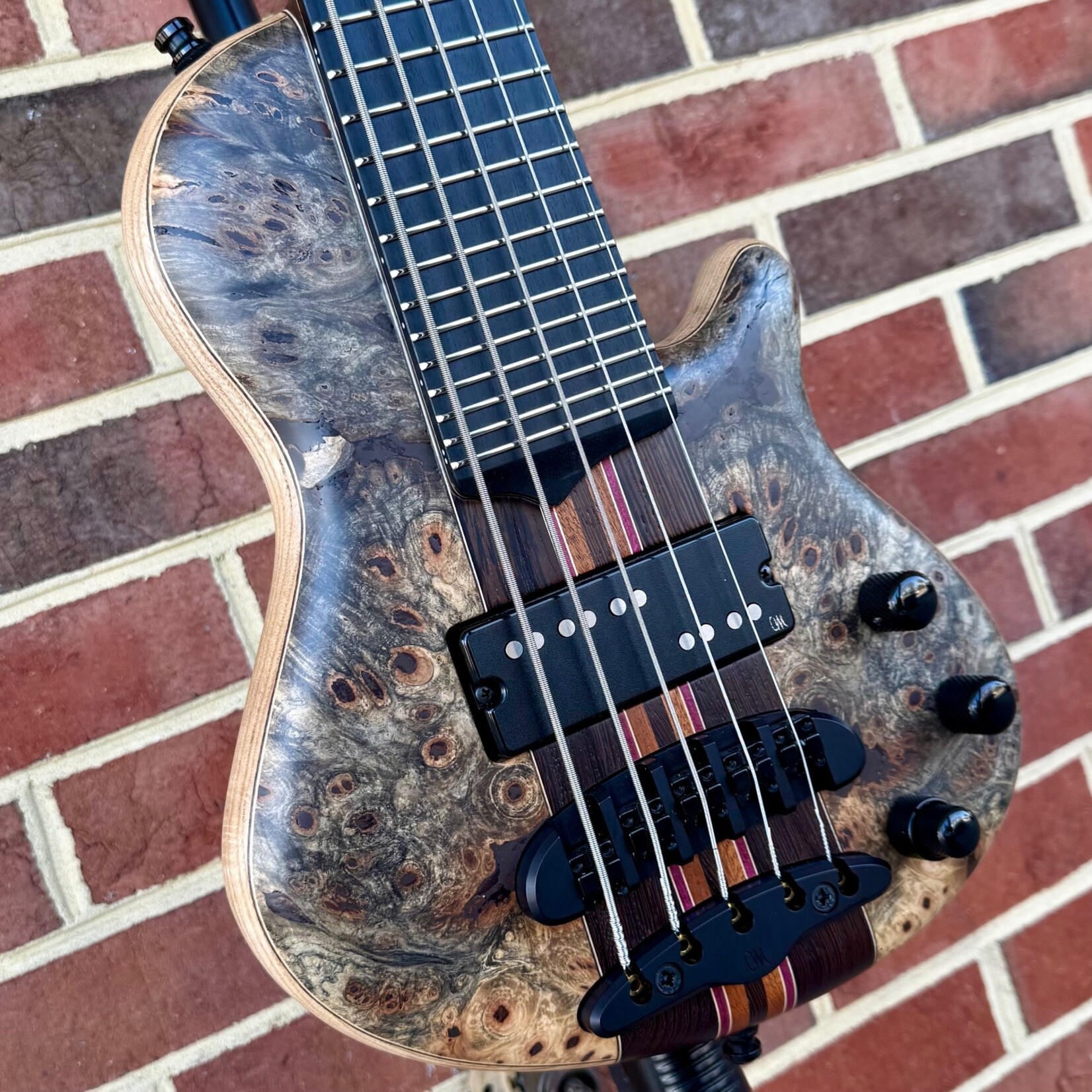 Mayones Mayones Cali 5, NAMM 2026 49/50, Buckeye Burl Top, Swamp Ash Body, 11ply Wenge/Mahogany/Purpleheart/Maple Neck, Velvetrone Noble 5 Pickup, Mayones Hybrid Case