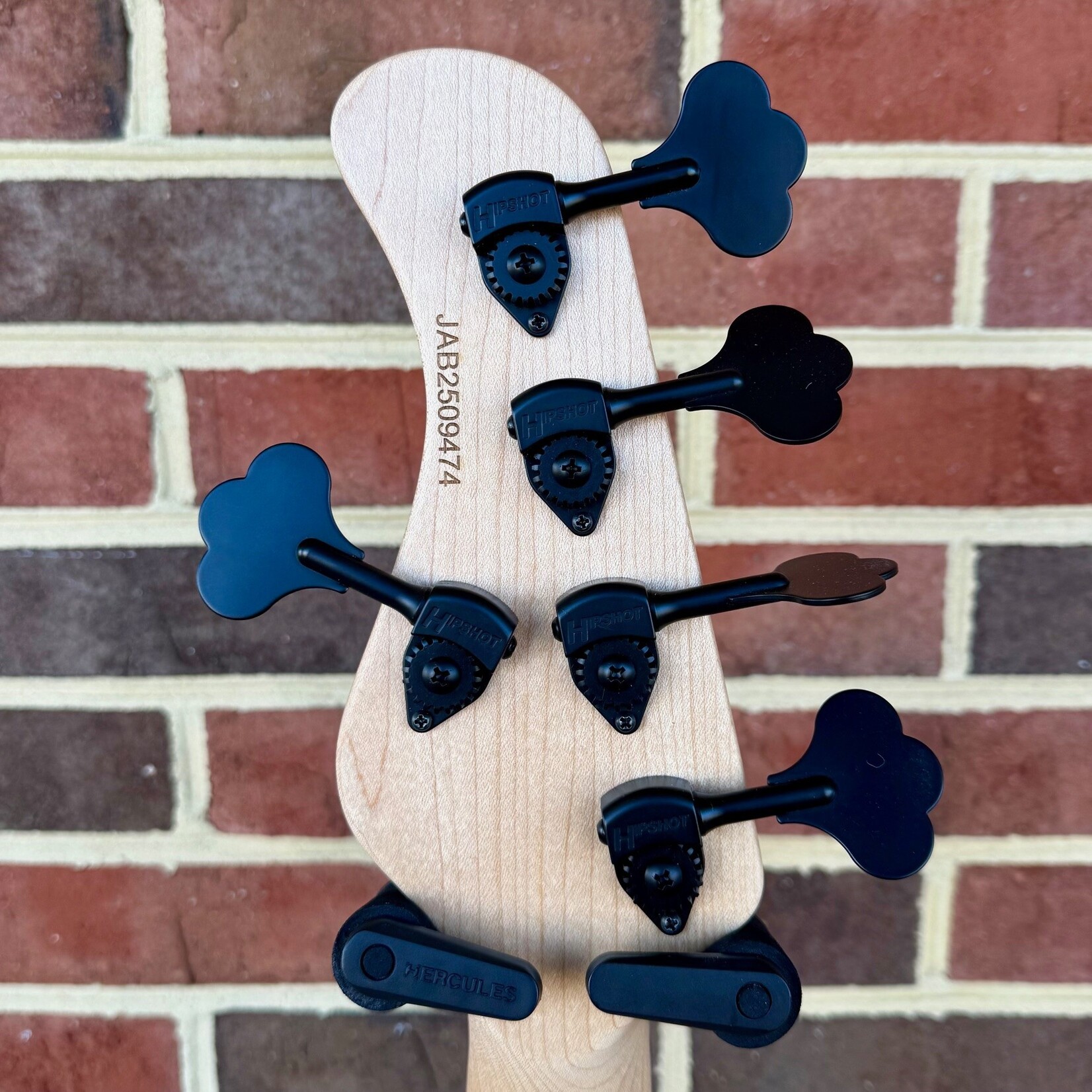 Mayones Mayones Jabba Bassic VF 5, NAMM 2026 17/50, Dark Forest Green Metallic, Sassafras Body, 1pc Maple Neck, Velvetrone Noble VF 5 Pickups, Musashi 3-band Preamp, Mayones Hybrid Case