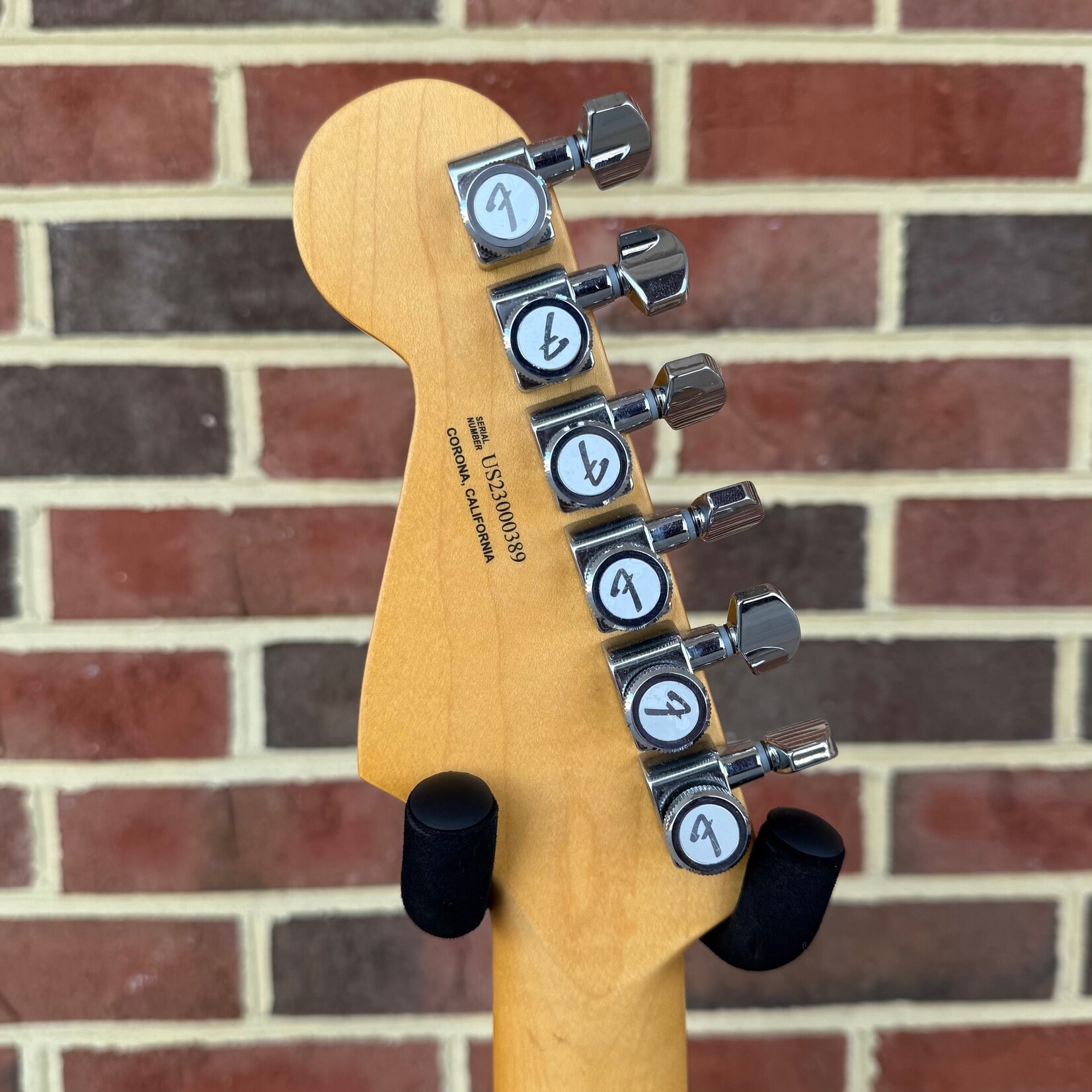 Fender American Ultra Stratocaster HSS, Arctic White, Maple Fretboard, Hardshell Case (USED)