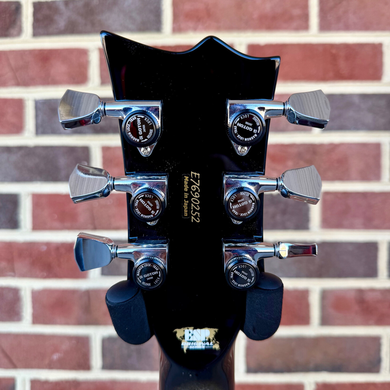 ESP ESP Original Series Eclipse Custom, Silver Liquid Metal Burst, EMG Het Set, Hardshell Case, SN# E7690252