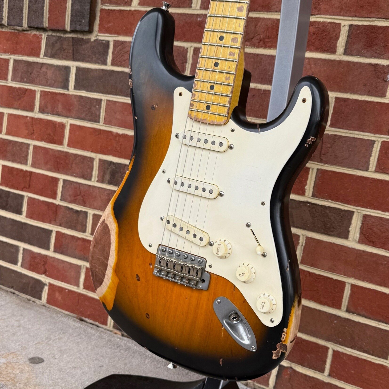 Nash Nash S-57, 2 Tone Burst, Ash Body, Heavy Aging, Maple Neck & Fretboard, Lollar Pickups, Hardshell Case