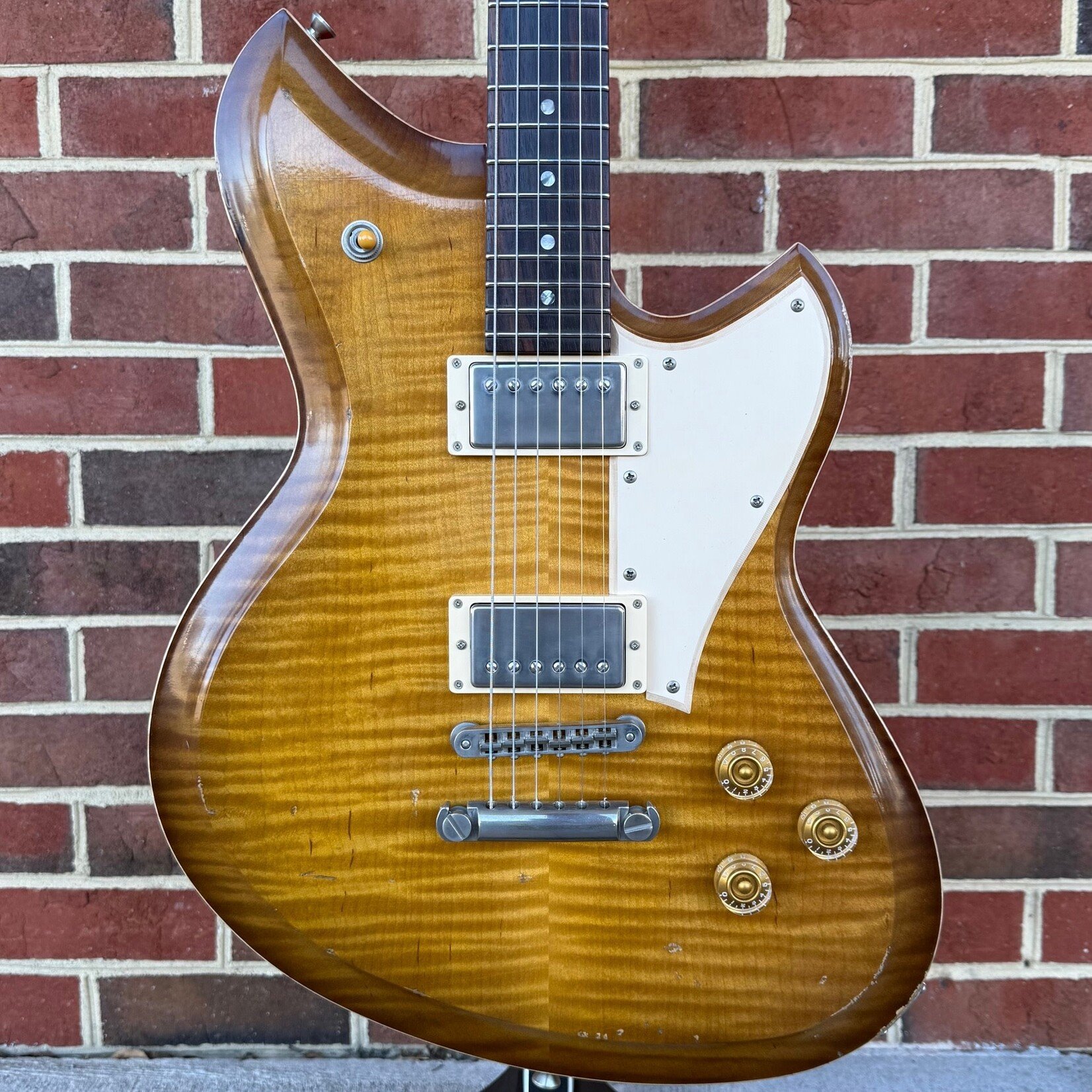 Novo Guitars Novo Guitars Serus Chambered H2 Dealer LTD, Dirty Lemon Burst, Flame Maple Top, Tempered Pine Body, Lollar Low-Wind Imperial Pickups, Novo Deluxe Gig Bag