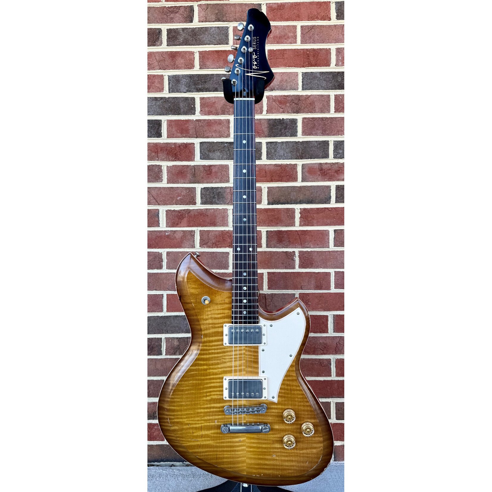 Novo Guitars Novo Guitars Serus Chambered H2 Dealer LTD, Dirty Lemon Burst, Flame Maple Top, Tempered Pine Body, Lollar Low-Wind Imperial Pickups, Novo Deluxe Gig Bag