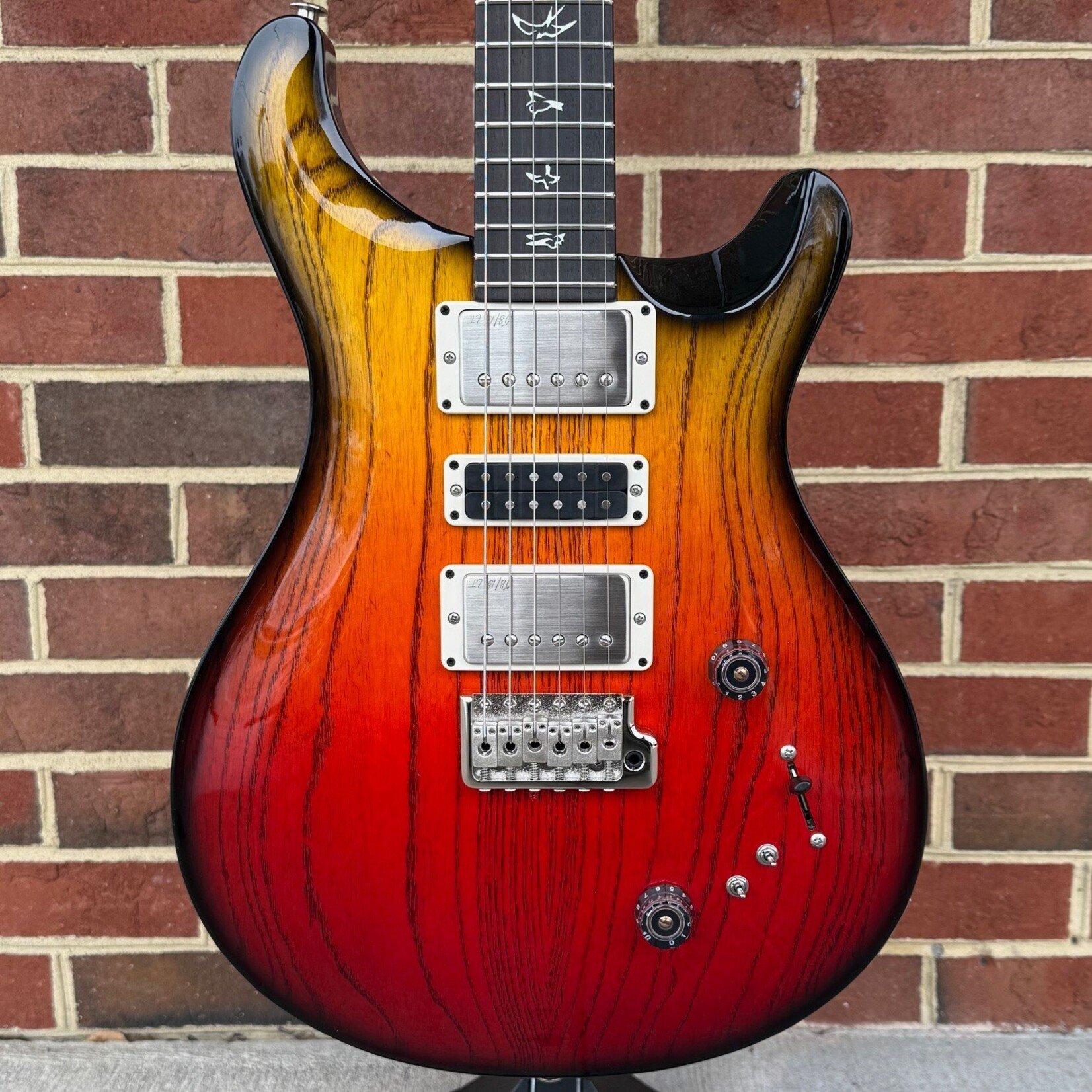 Paul Reed Smith Paul Reed Smith Swamp Ash Special, Sprayer's Choice, Swamp Ash Body, Maple Neck, East Indian Rosewood Fretboard, Gig Bag