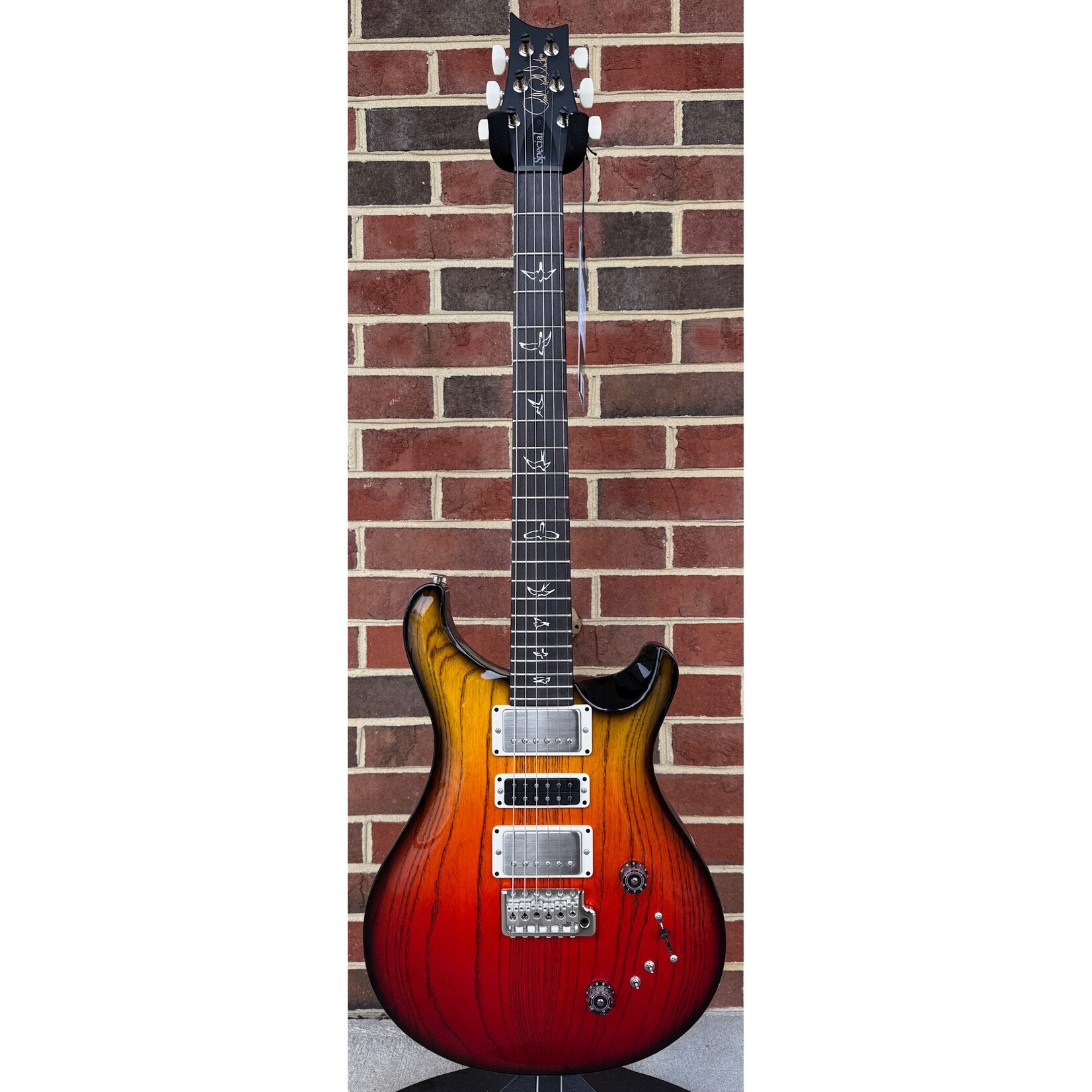 Paul Reed Smith Paul Reed Smith Swamp Ash Special, Sprayer's Choice, Swamp Ash Body, Maple Neck, East Indian Rosewood Fretboard, Gig Bag