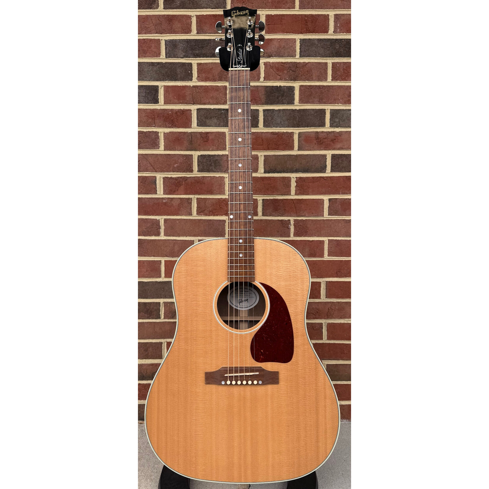 Gibson J-45 Studio, Sitka Spruce Top, Walnut Back & Sides, LR Baggs Element Pickup, Hardshell Case (USED)