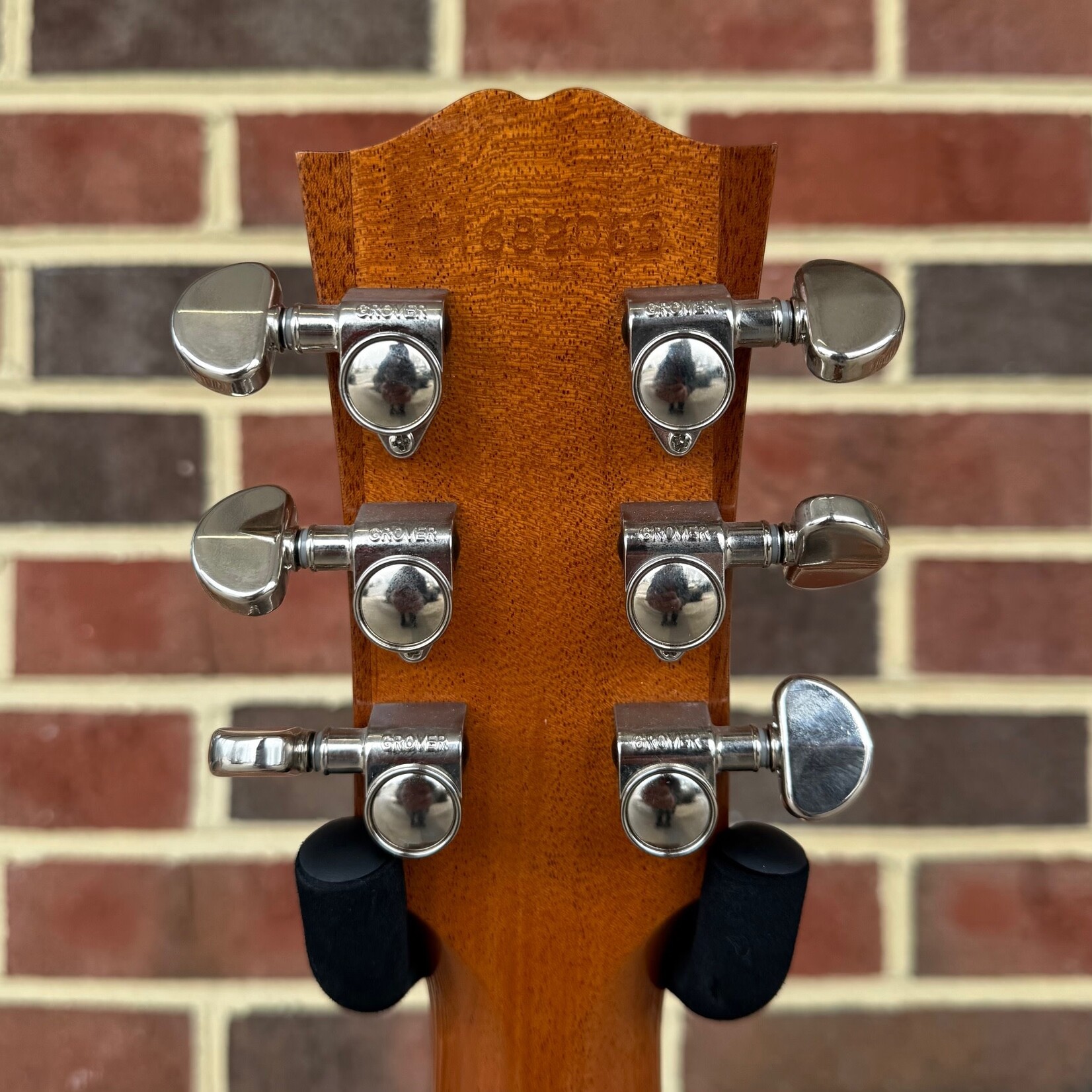 Gibson J-45 Studio, Sitka Spruce Top, Walnut Back & Sides, LR Baggs Element Pickup, Hardshell Case (USED)