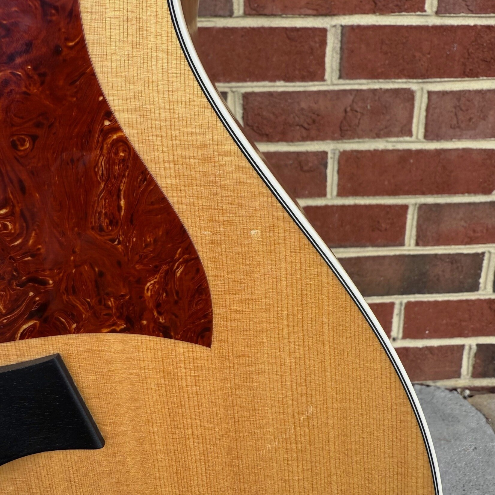 Taylor Taylor 412ce, Sitka Spruce Top, Ovangkol Back & Sides, ES System, Hardshell Case (USED)