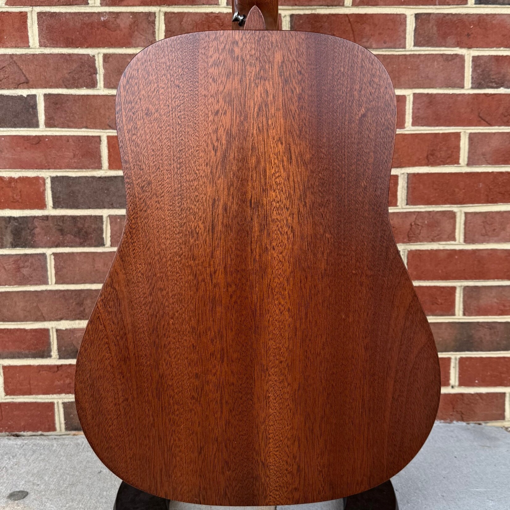 Martin Martin Custom D, USA Made, Sitka Spruce Top, Mahogany Back & Sides, LR Baggs Electronics, Hardshell Case (USED)