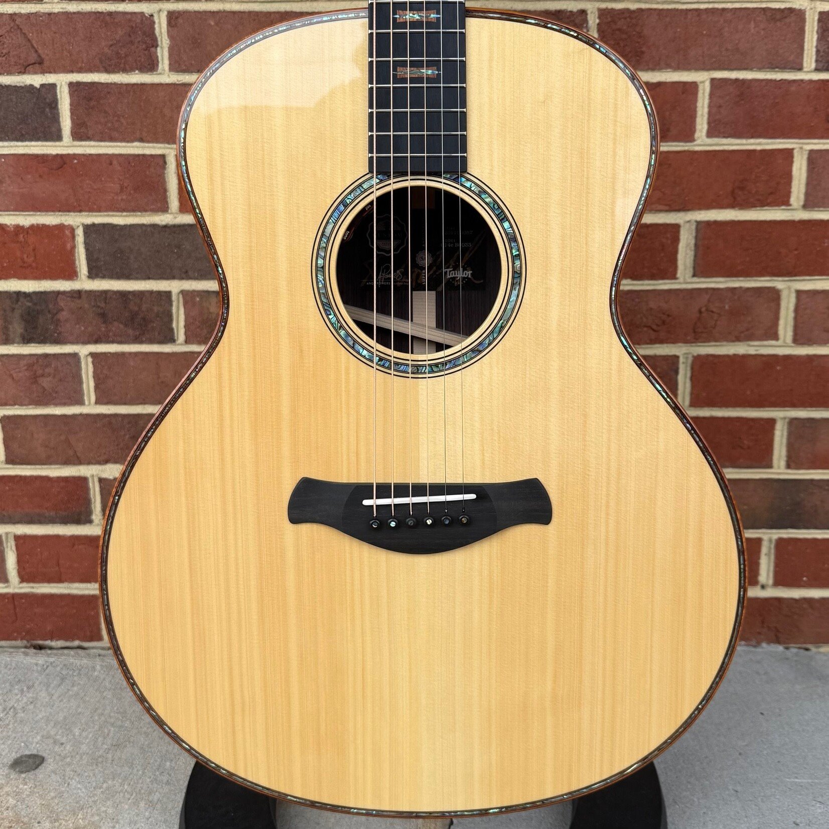 Taylor Taylor NAMM 2026 Catch Custom #33, Super Auditorium, Alaskan Yellow Cedar Top, East Indian Rosewood Back & Sides, LR Baggs Element VTC Electronics, Hardshell Case