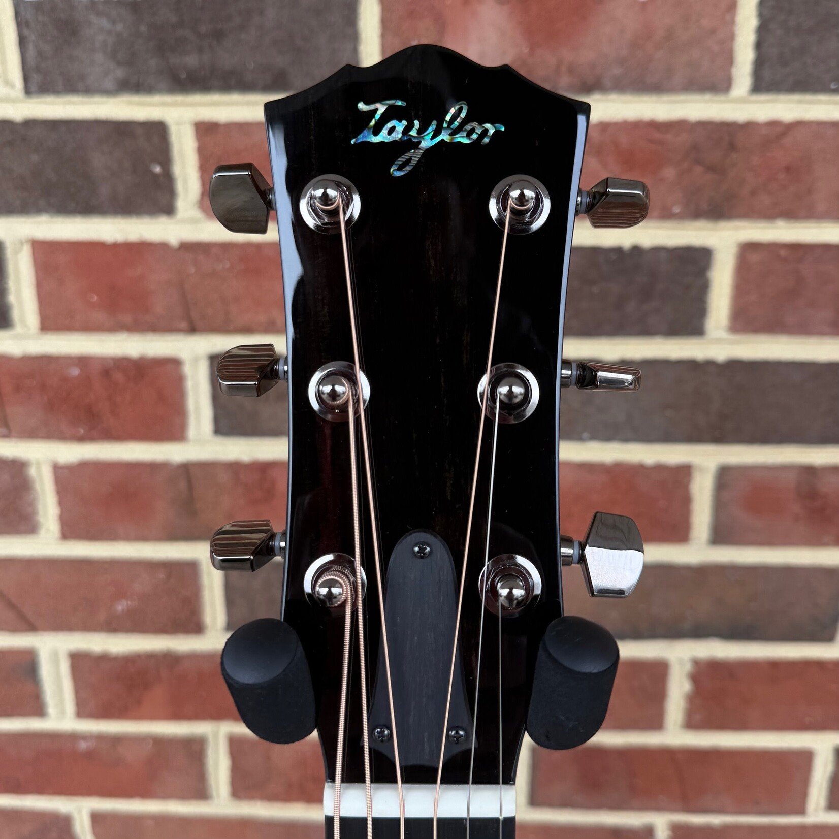 Taylor Taylor NAMM 2026 Catch Custom #33, Super Auditorium, Alaskan Yellow Cedar Top, East Indian Rosewood Back & Sides, LR Baggs Element VTC Electronics, Hardshell Case
