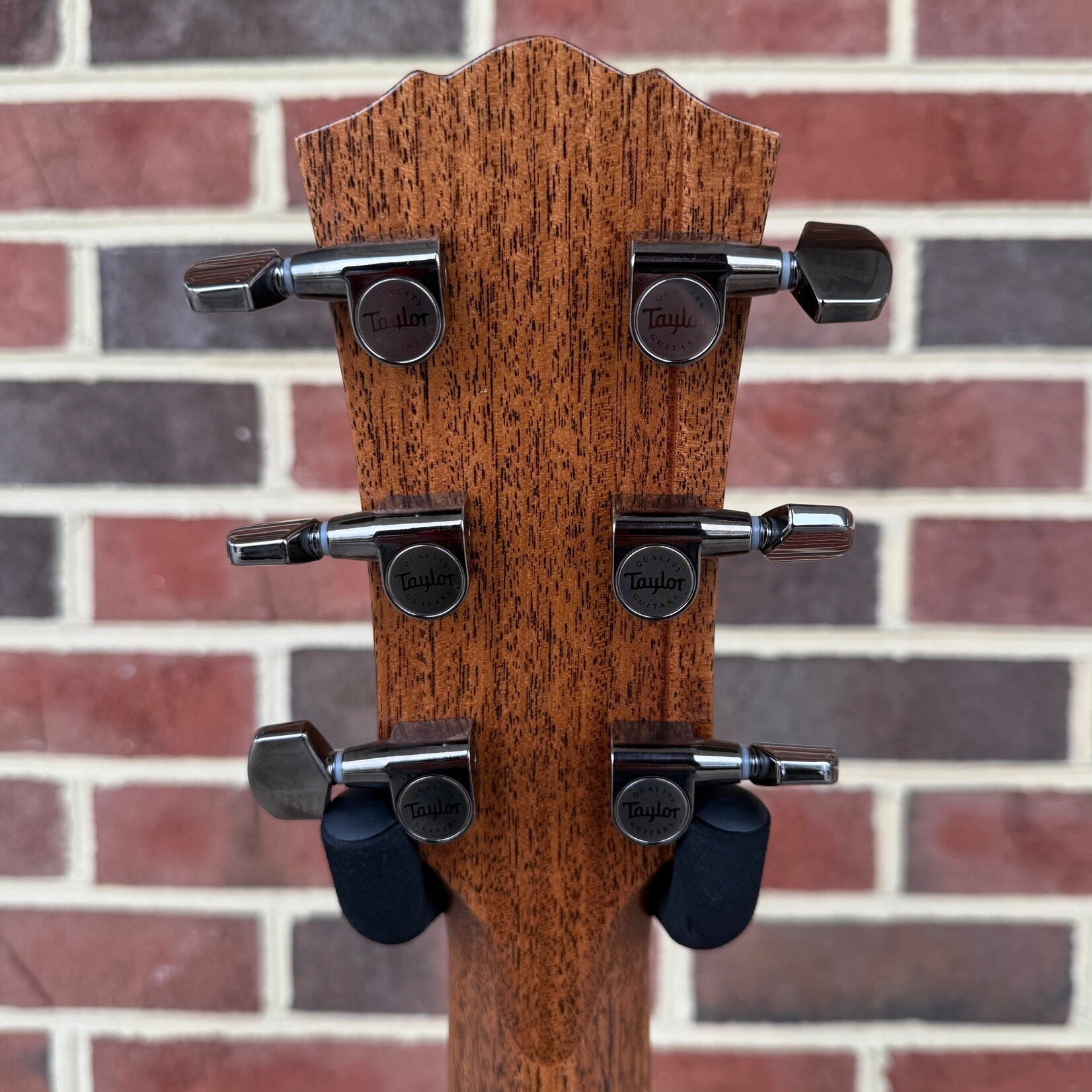 Taylor Taylor NAMM 2026 Catch Custom #33, Super Auditorium, Alaskan Yellow Cedar Top, East Indian Rosewood Back & Sides, LR Baggs Element VTC Electronics, Hardshell Case