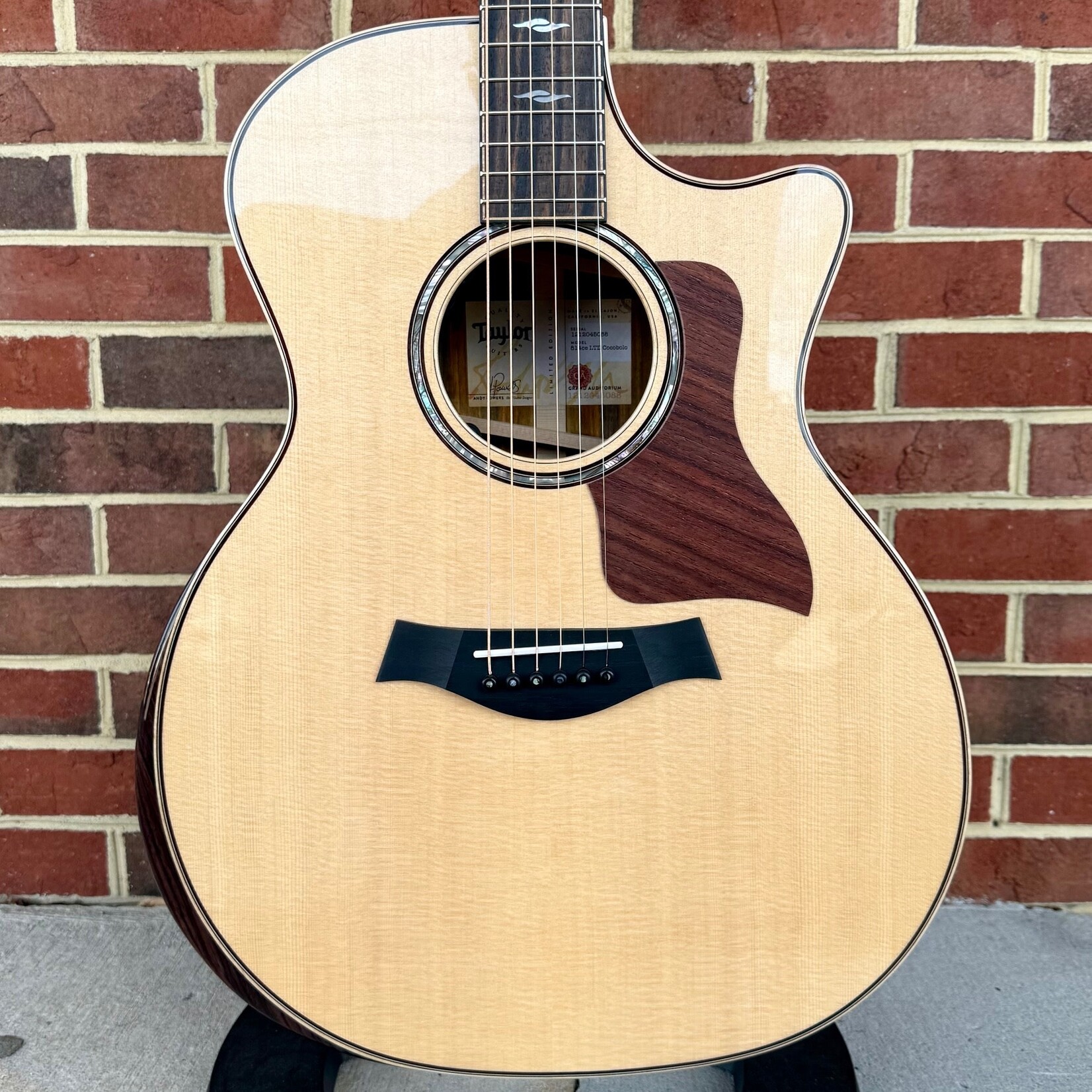 Taylor Taylor Next Generation 814ce LTD Cocobolo, Sitka Spruce Top, Cocobolo Back & Sides, Scalloped V-Bracing, Claria System Electronics, Hardshell Case