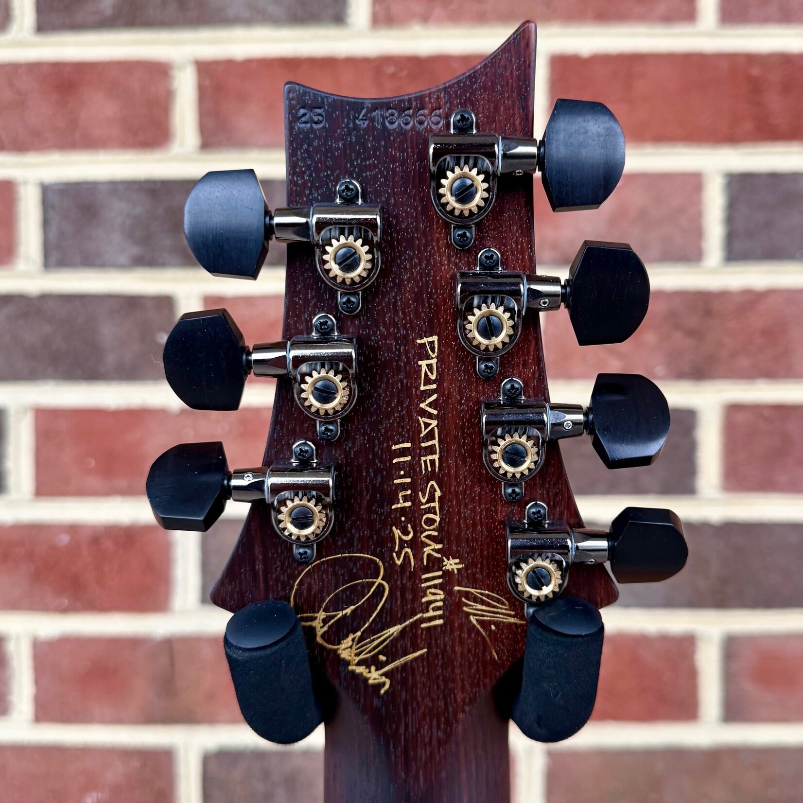 Paul Reed Smith Paul Reed Smith Private Stock Custom 24 7-String, Buckeye Burl Top, Black Limba Body, AAA East Indian Rosewood Neck, Pale Moon Ebony Fretboard, Velvetrone Ironside + Solium Pickups, Hardshell Case