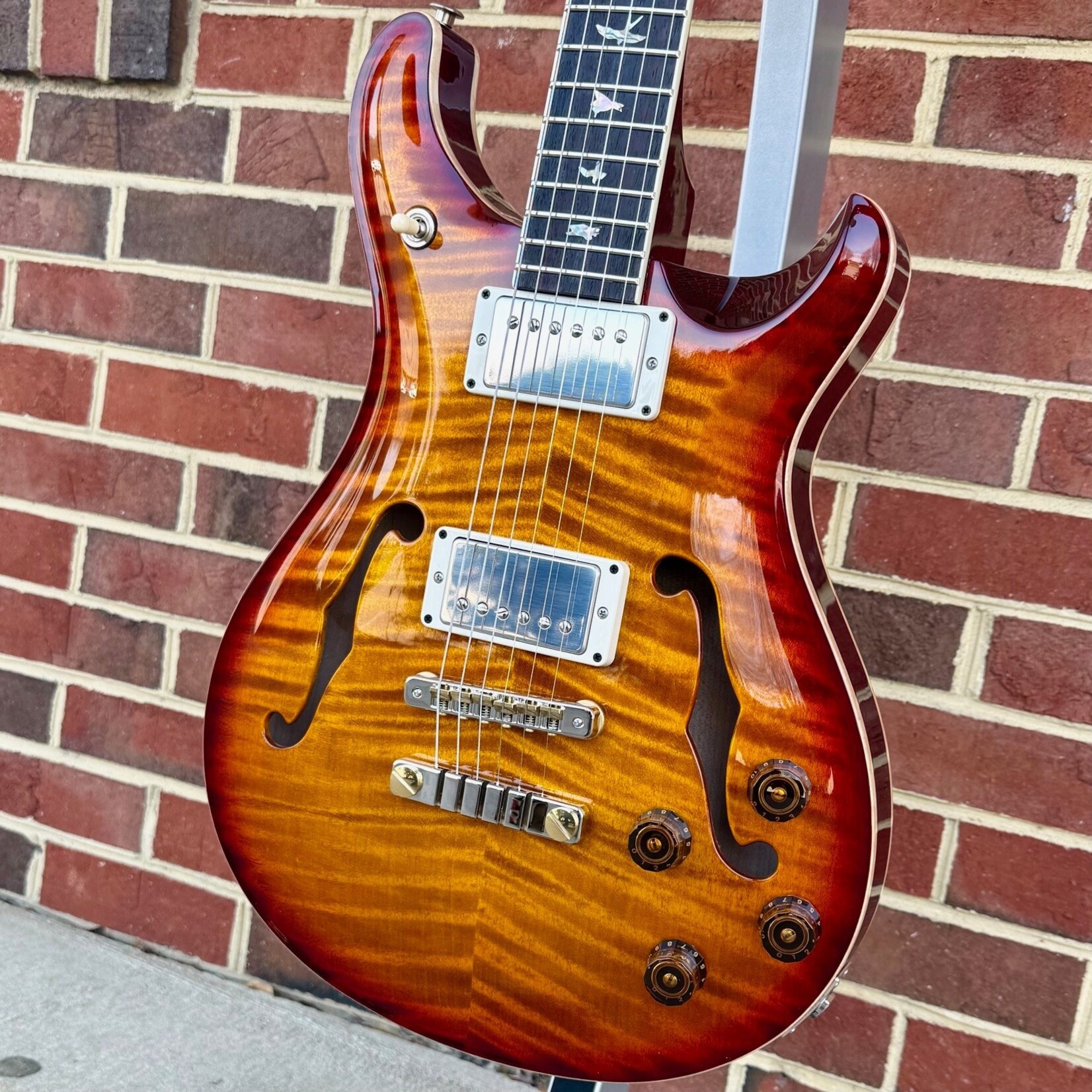 Paul Reed Smith Paul Reed Smith McCarty 594 Hollowbody II, Dark Cherry Sunburst, McCarty III TCI Pickups, Hardshell Case