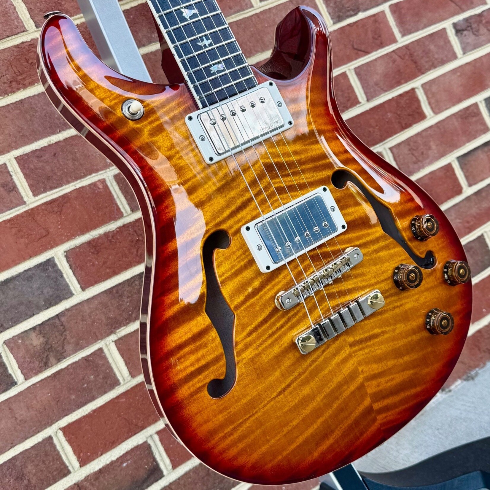 Paul Reed Smith Paul Reed Smith McCarty 594 Hollowbody II, Dark Cherry Sunburst, McCarty III TCI Pickups, Hardshell Case