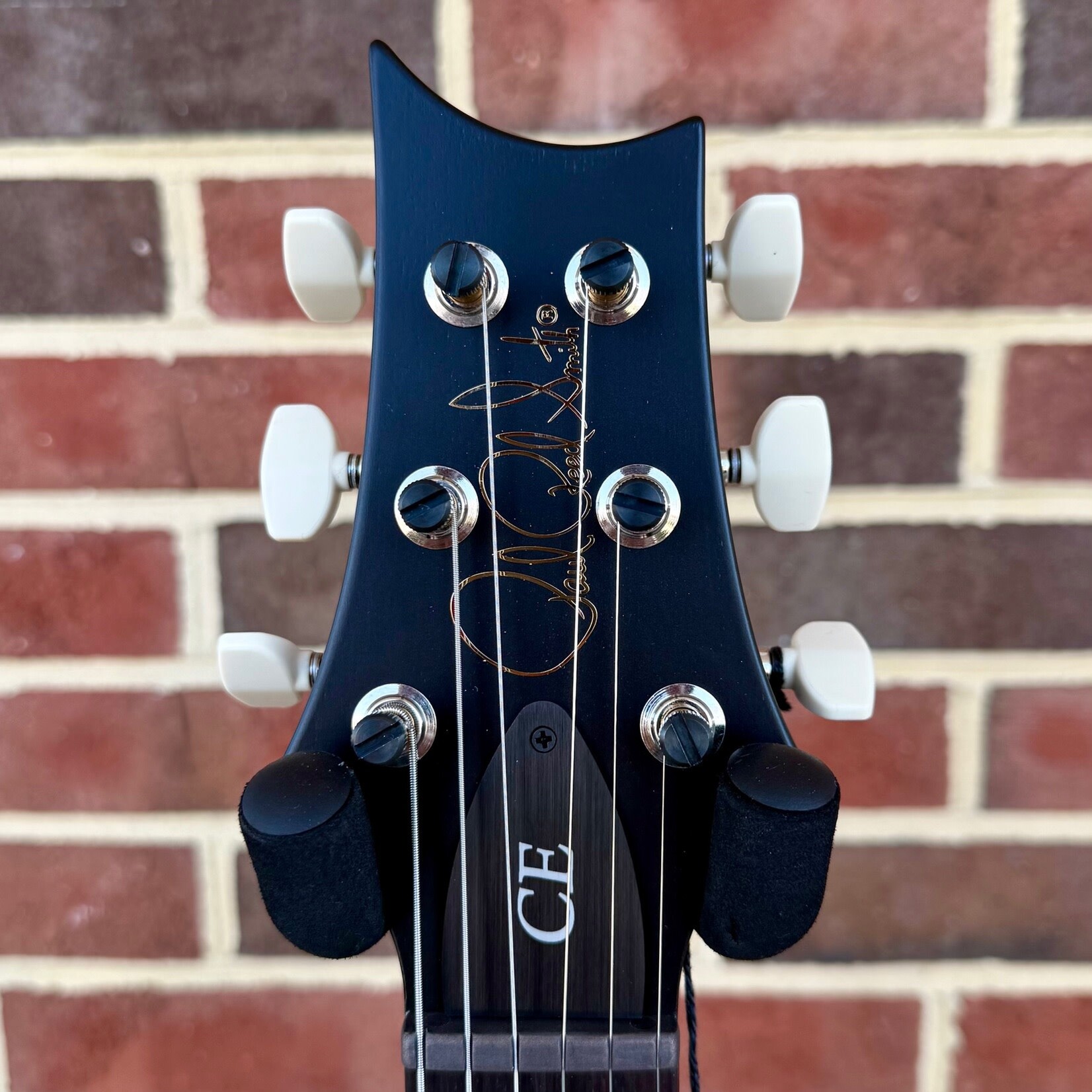 Paul Reed Smith Paul Reed Smith CE24 Sprayer's Choice, Black & White Crackle Burst, 58/15 LT Pickups, Gig Bag