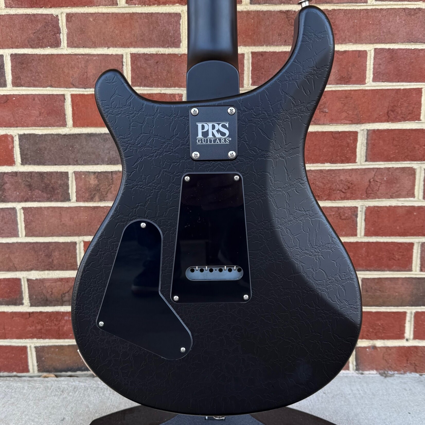 Paul Reed Smith Paul Reed Smith CE24 Sprayer's Choice, Black & White Crackle Burst, 58/15 LT Pickups, Gig Bag