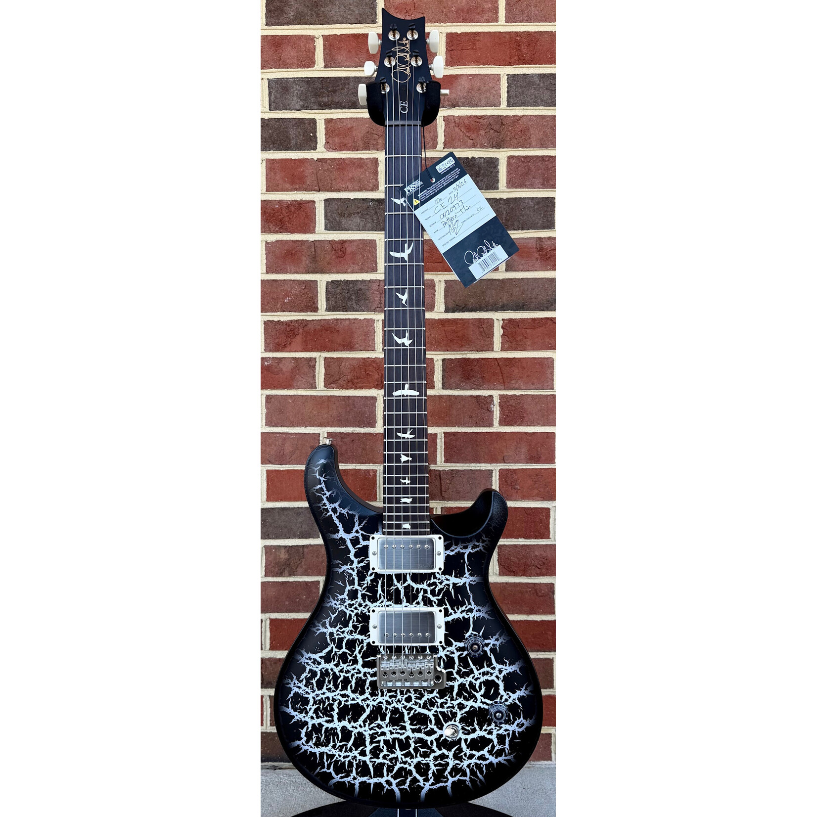 Paul Reed Smith Paul Reed Smith CE24 Sprayer's Choice, Black & White Crackle Burst, 58/15 LT Pickups, Gig Bag