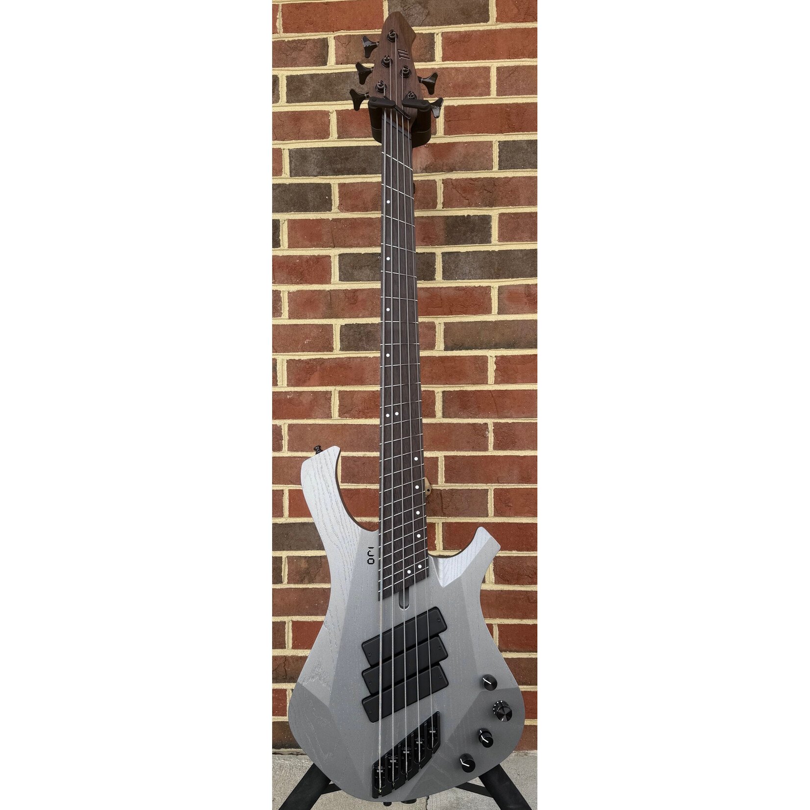 Mayones Mayones Ori Enji 5, Gunmetal Grey Matte, Swamp Ash Body, Wenge Neck & Fretboard, Velvetrone Grim VF Pickups, Mayones Hybrid Case