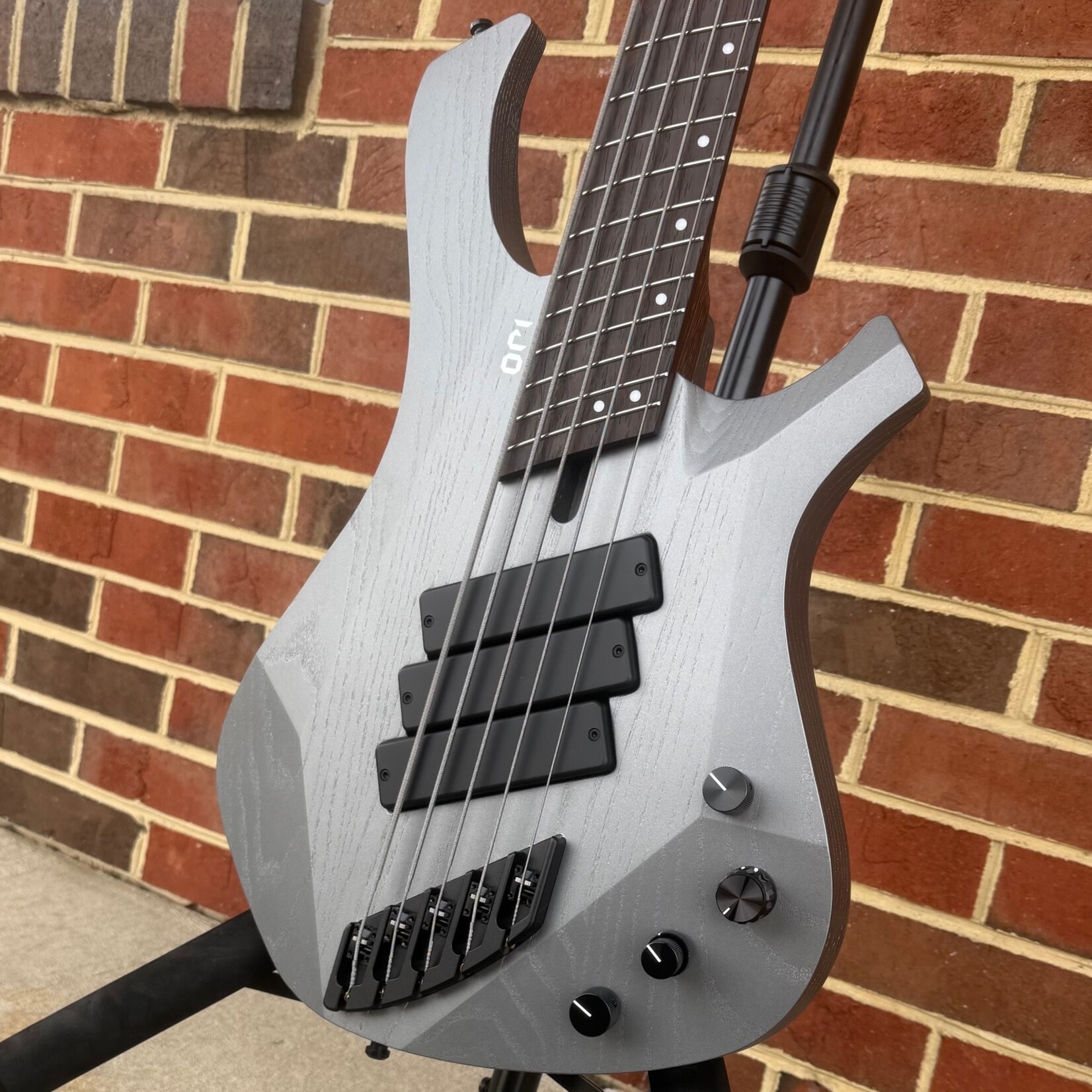Mayones Mayones Ori Enji 5, Gunmetal Grey Matte, Swamp Ash Body, Wenge Neck & Fretboard, Velvetrone Grim VF Pickups, Mayones Hybrid Case