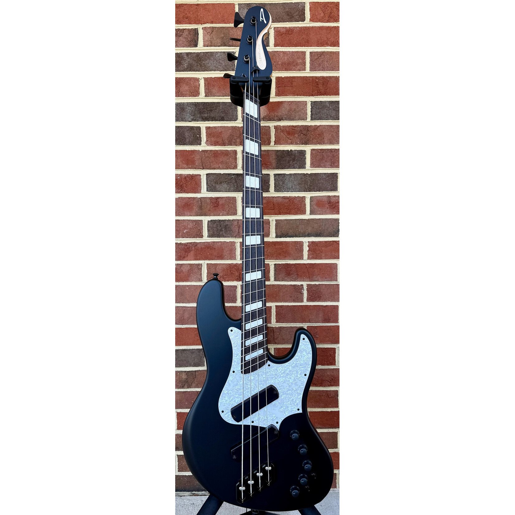 Dingwall Dingwall Super J Custom 4-String, Matte Black, Alder Body, Maple Neck, Wenge Fretboard, Matching Headstock, Dingwall FDV Pickups, Darkglass Electronics Tone Capsule Preamp w/ Toggles, Dingwall Deluxe Gig Bag