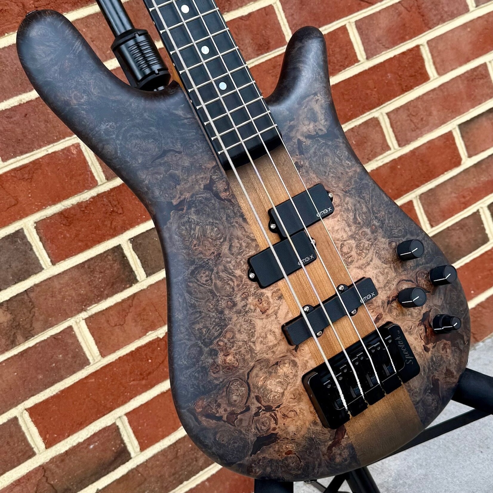 Spector Spector USA NS-2, Natural Blackburst, Maple Burl Top, Mahogany Body, Ebony Fretboard, Mother of Pearl Dot Inlays, EMG PX/JX Pickups, HAZ 18-volt Preamp, TSA Case