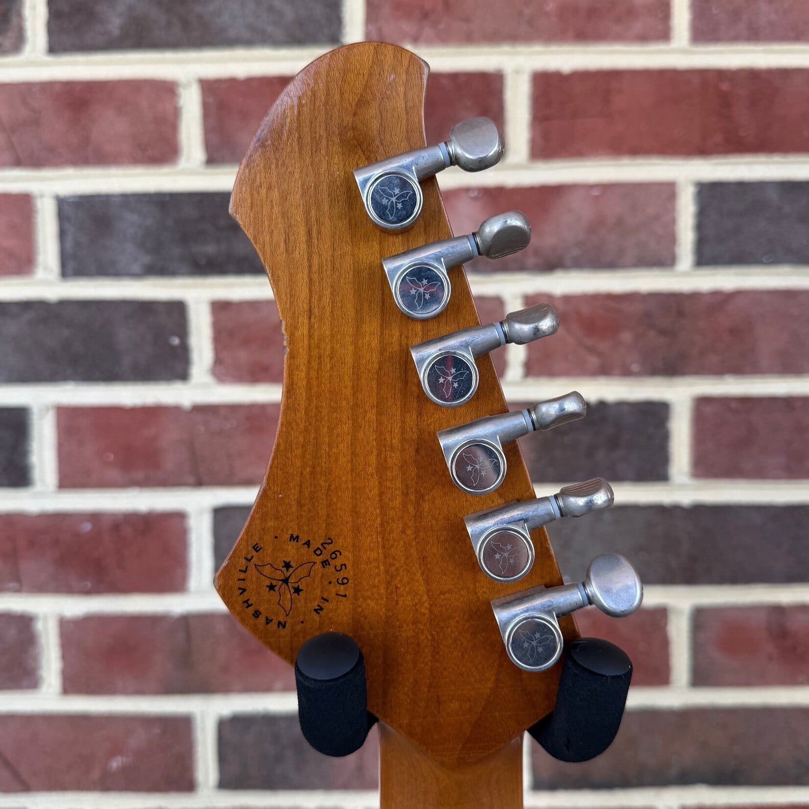 Novo Guitars Novo Guitars Miris JHH Dealer LTD, Cat's Eye Burst, Flame Maple Top, Swamp Ash Body, Lollar Low Wind Imperial Pickups, Novo Deluxe Gig Bag