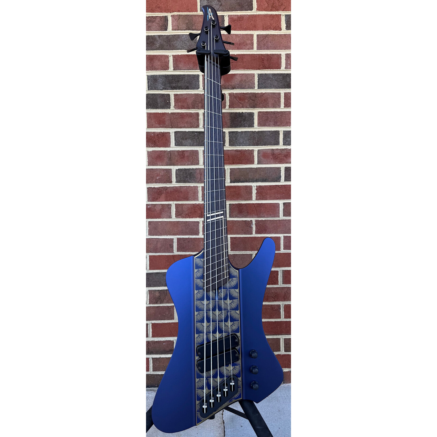 Dingwall Dingwall Master Series D-Roc - Paul Hillacre, Sapphire Blue Pearl with Nepalese Hand Made Paper Design, African Mahogany Body, 5pc Maple Neck, Wenge Fretboard, Custom Brass Inlay, Blue Luminlay Side Dots, Super Fatty II Pickups, Dingwall Deluxe Gig Bag