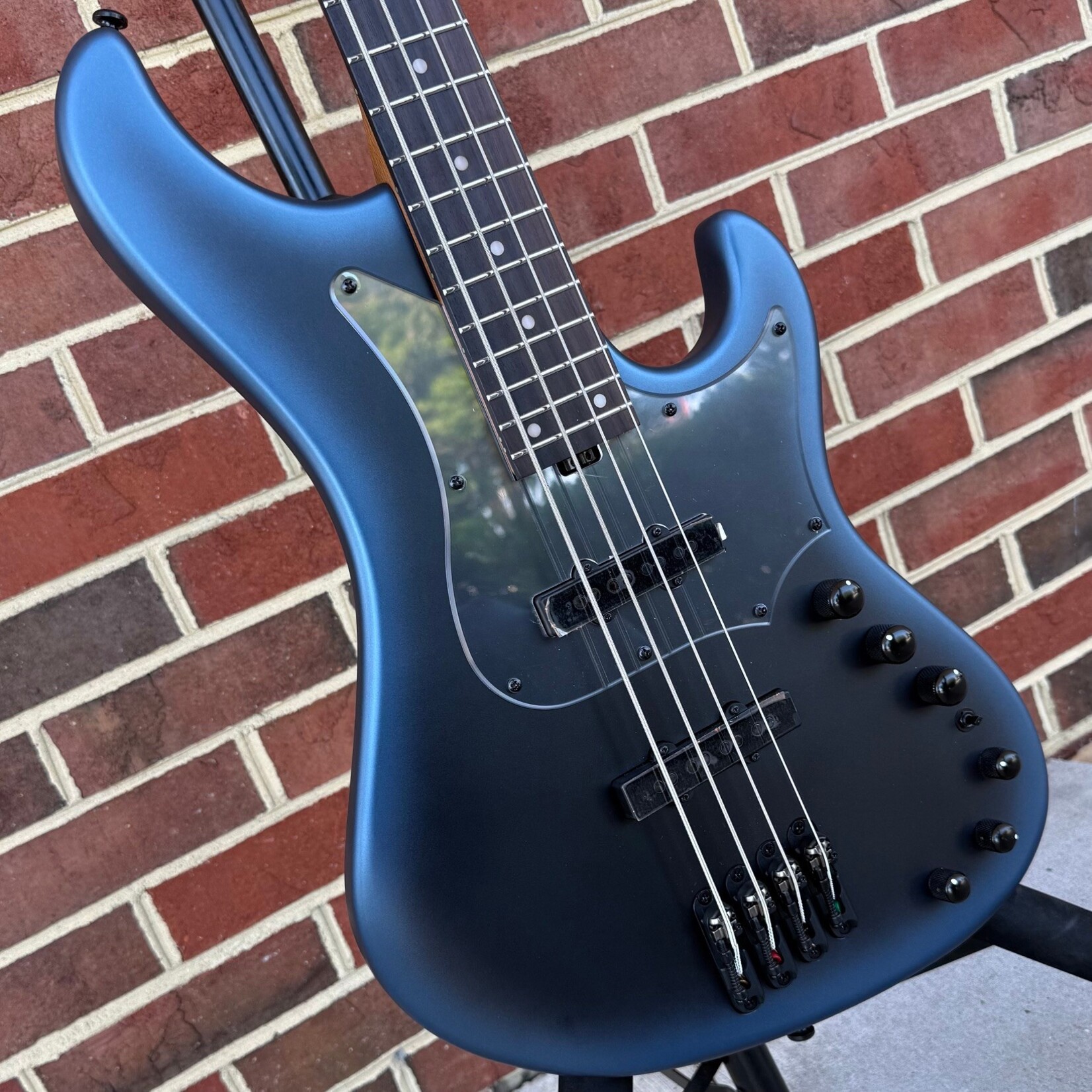 Ibanez Ibanez Mode MDM1000, 4-String Bass, Midnight Arctic Ocean Matte, Roasted Maple Neck, Alder Body, Gig Bag