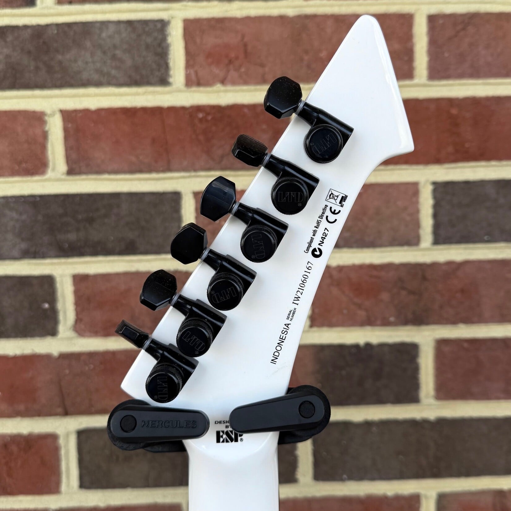 LTD ESP LTD Snakebyte LH, James Hetfield Signature Model, Left-Handed, Snow White, EMG Het Set, Locking Tuners, Hardshell Case (USED)