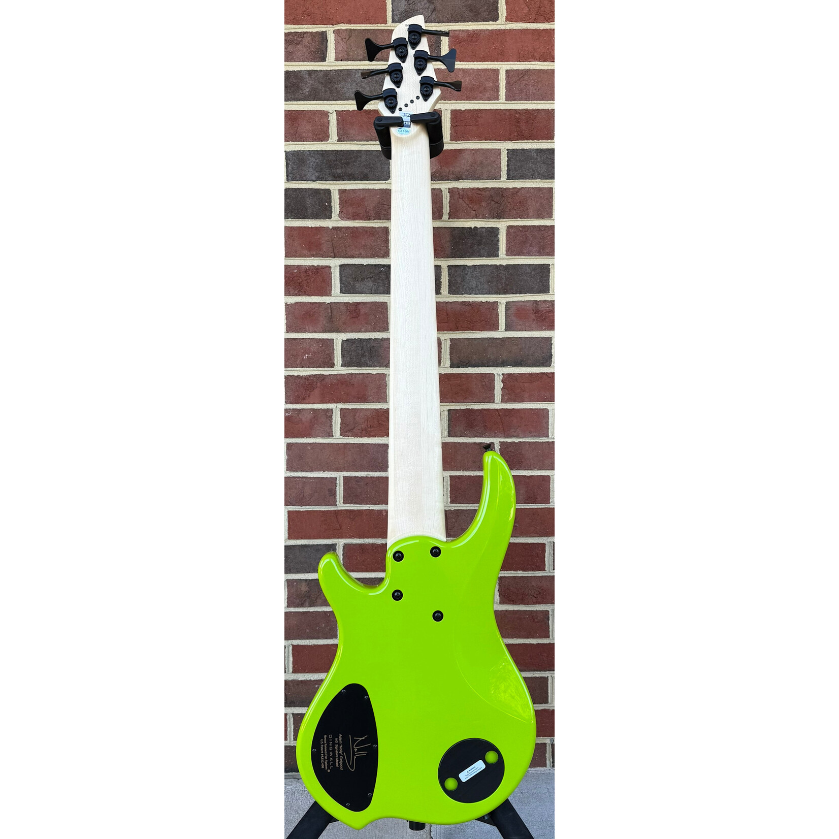 Dingwall Dingwall NG3 6-String, Ferrari Green, Maple Fretboard, Matching Headstock, Minimalist Bridge, Dingwall Gig Bag
