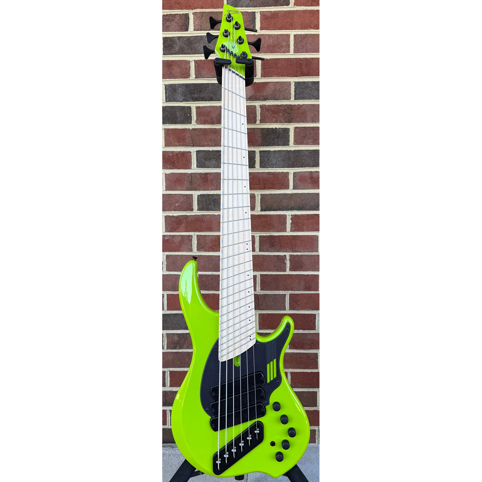Dingwall Dingwall NG3 6-String, Ferrari Green, Maple Fretboard, Matching Headstock, Minimalist Bridge, Dingwall Gig Bag