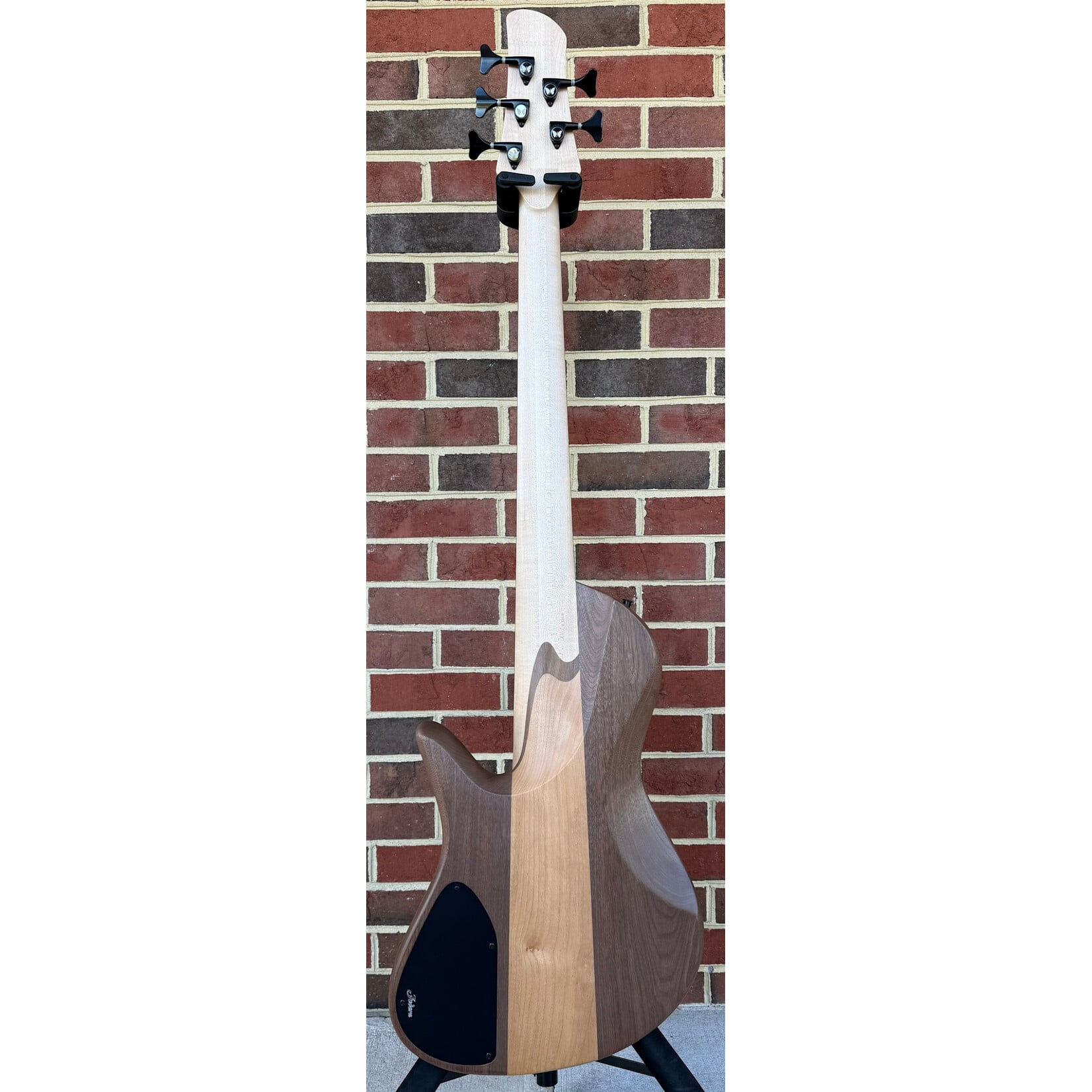Fodera Fodera Emperor II Elite, Chestnut Burl Top, Walnut Body, Alder Tone Block, Flamed Ebony Fretboard, Flamed Ebony Ramp, Chestnut Dot Inlays, Fodera/Duncan Dual Coil Pickups, Hardshell Case