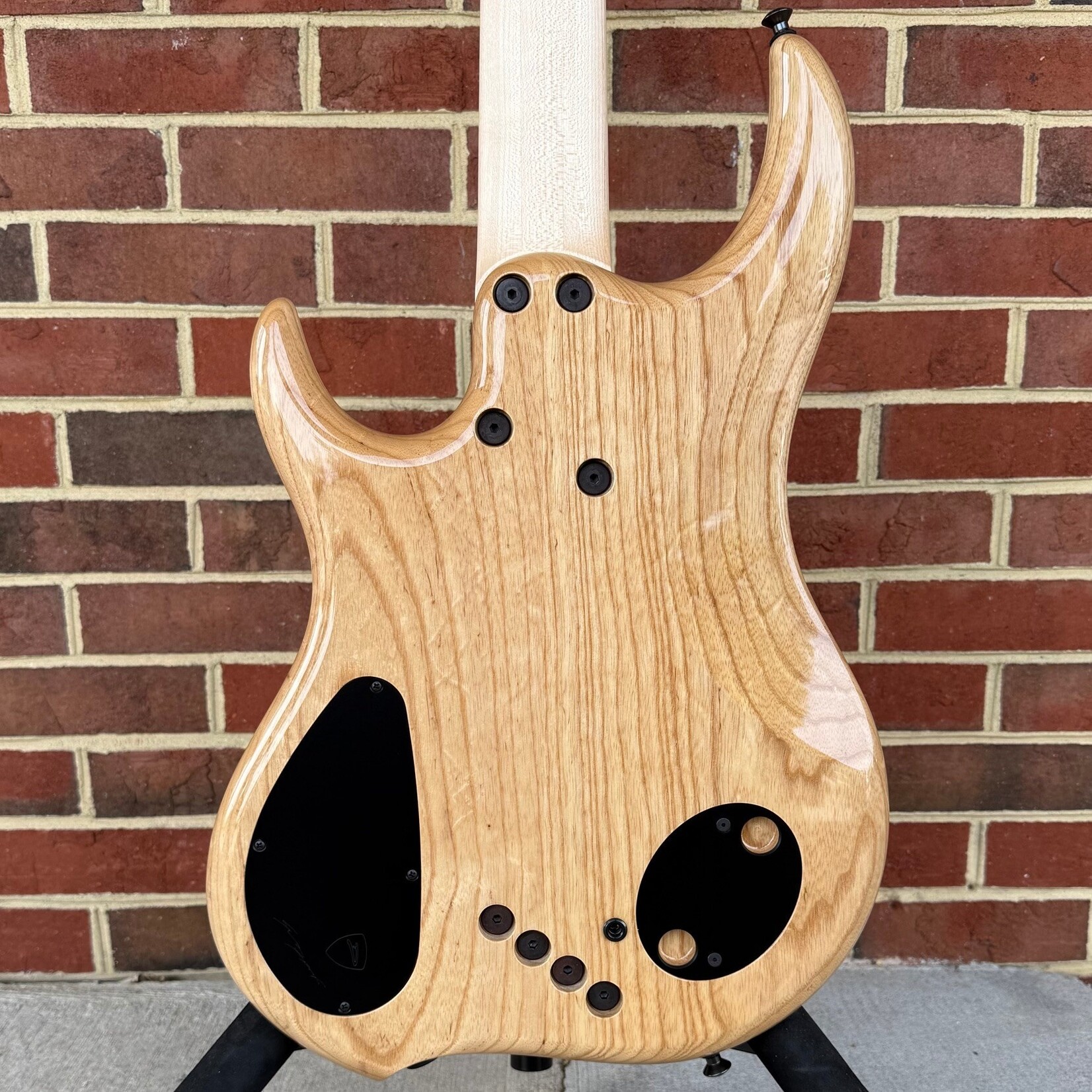Dingwall Dingwall Custom Z3 5-String, Madrone Burl Top, Flame Maple Contrast Layer, Swamp Ash Body, 5pc Maple Neck, Maple Fretboard, Speedo Bars Inlay, Neve Preamp w/ Mini Toggles, Dingwall Deluxe Gig Bag (USED)