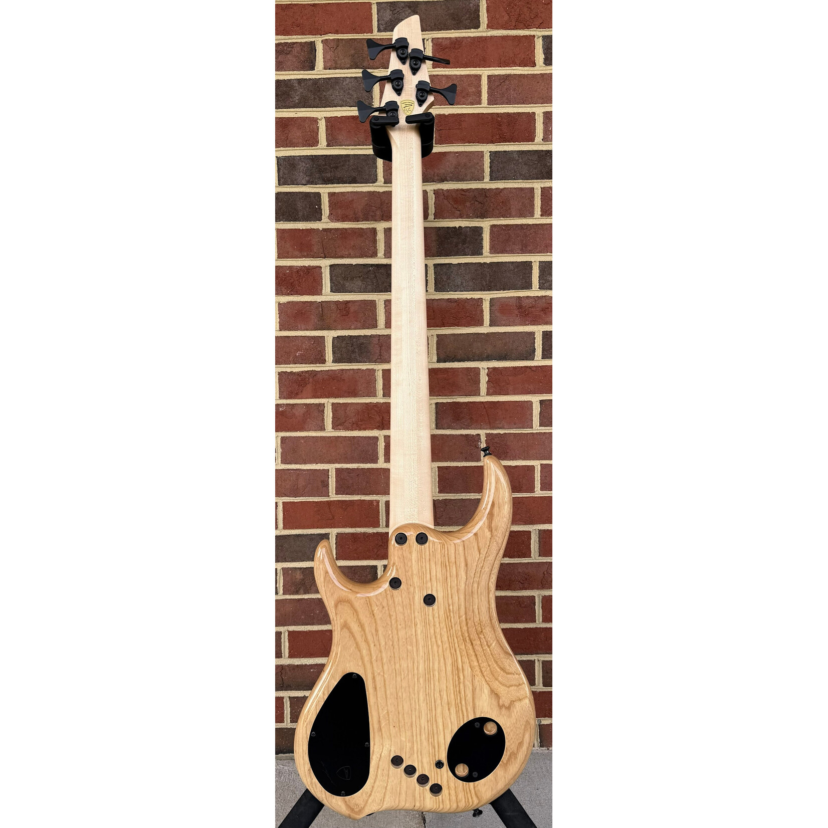 Dingwall Dingwall Custom Z3 5-String, Madrone Burl Top, Flame Maple Contrast Layer, Swamp Ash Body, 5pc Maple Neck, Maple Fretboard, Speedo Bars Inlay, Neve Preamp w/ Mini Toggles, Dingwall Deluxe Gig Bag (USED)