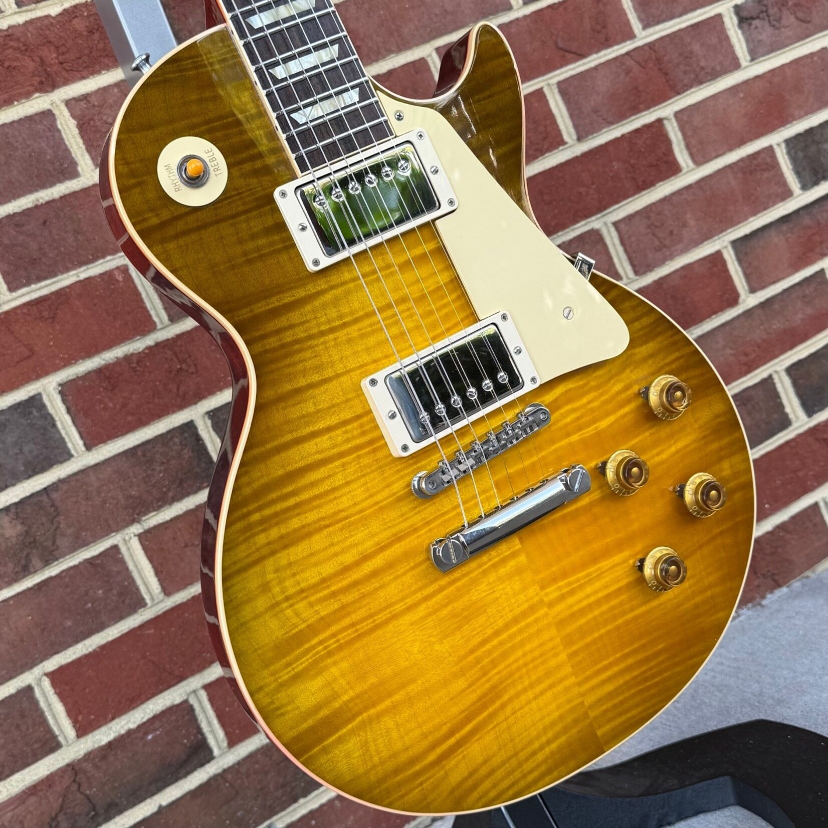 Gibson Custom Shop 60th Anniversary '59 Les Paul Standard Reissue, Green Lemon Fade, Flame Maple Top, Mahogany Body & Neck, Indian Rosewood Fretboard, Custombucker Alnico III Pickups, Hardshell Case (USED)