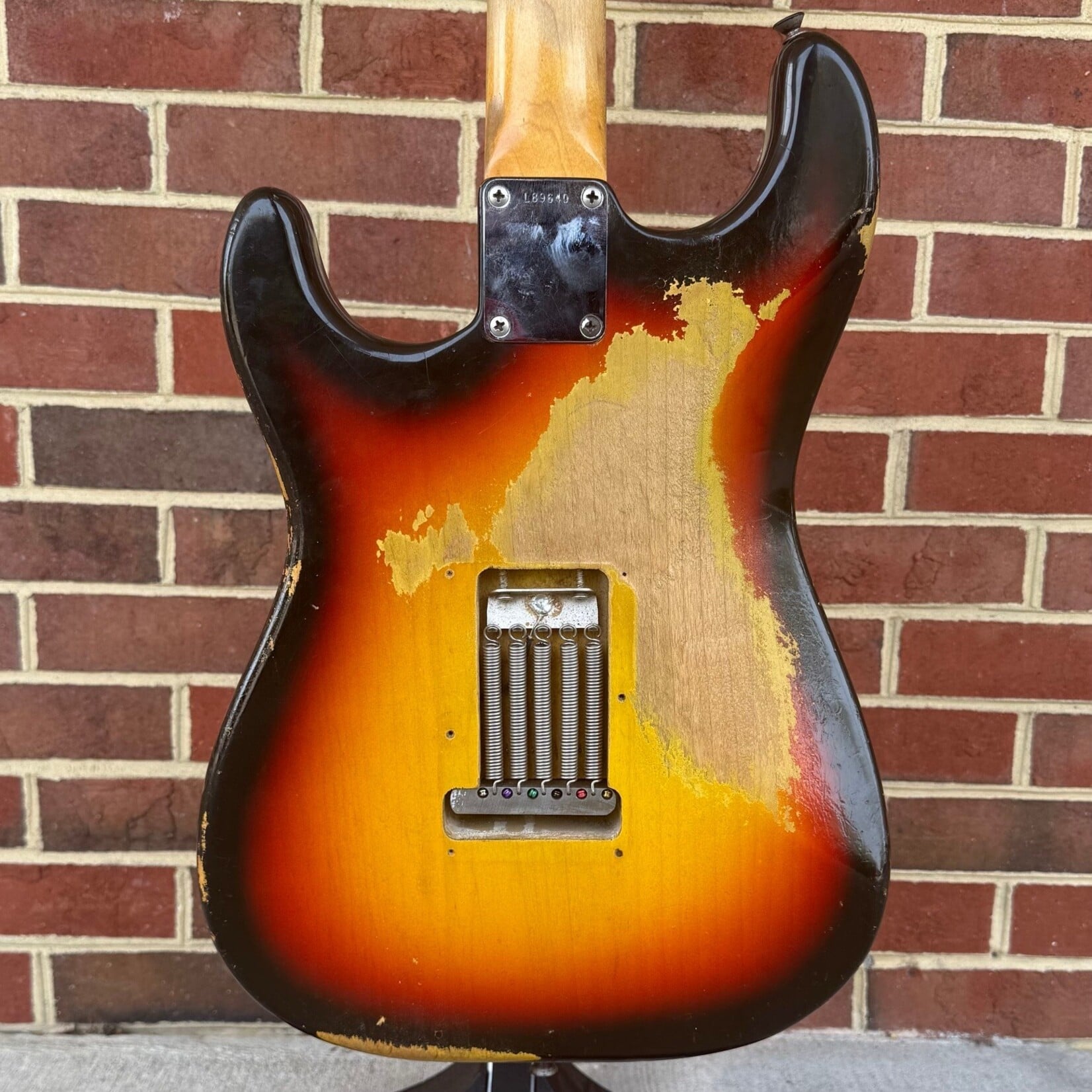 Fender Stratocaster, 1965 Model, 3-Tone Sunburst, Alder Body, Rosewood Fretboard, Hardshell Case (USED/VINTAGE)
